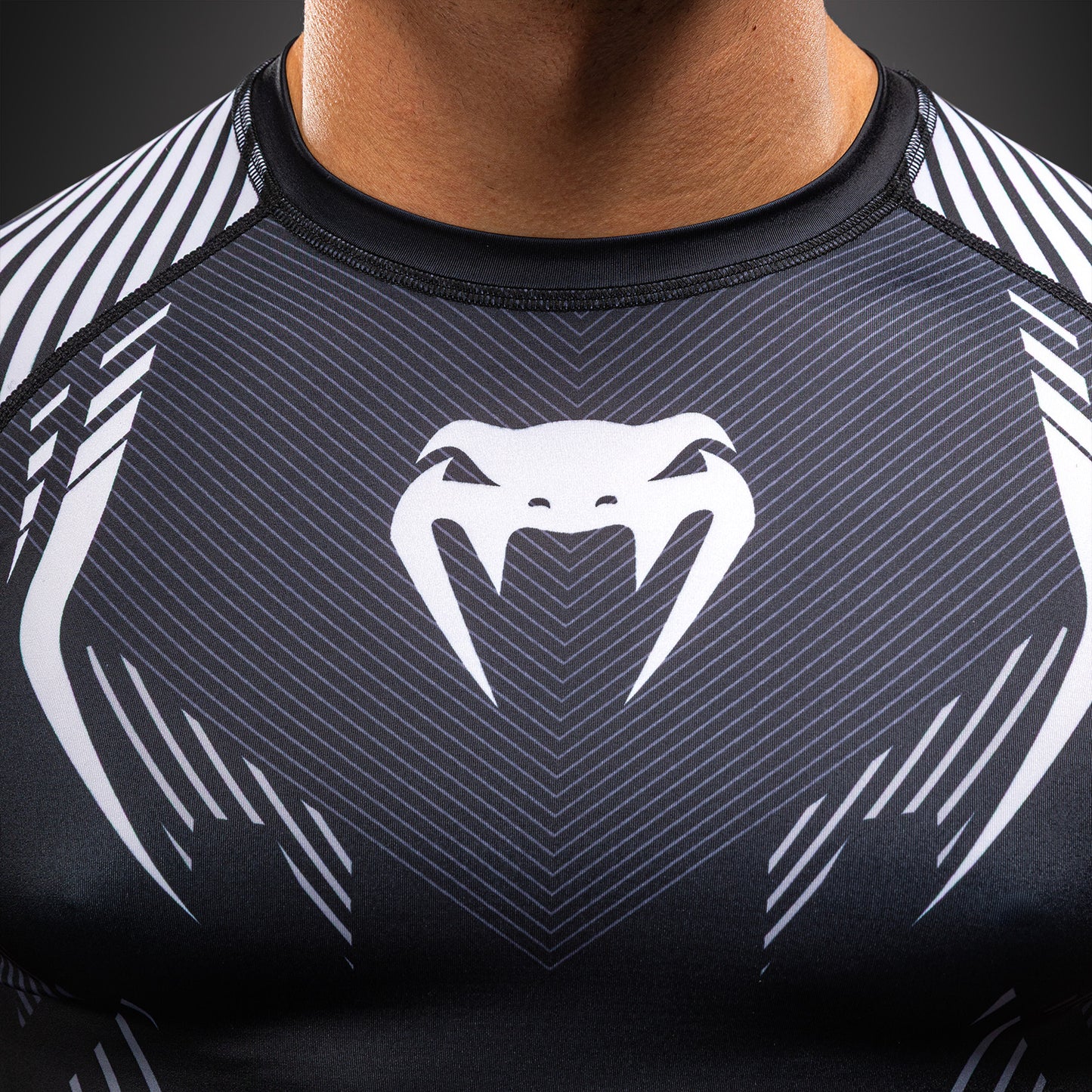 Rashguard à Manches Courtes Venum No-Gi 6.0 - Noir/Blanc