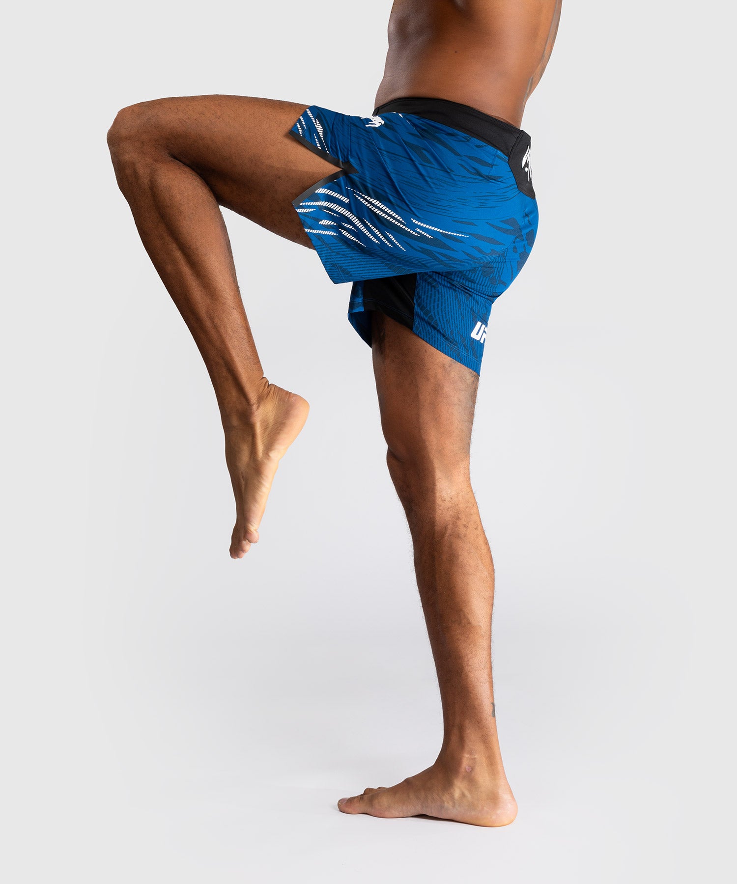 Shorts de Combat pour Hommes UFC Fusion by Venum Personnalisé Authentic Fight Night - Coupe Courte - Bleu - product-type_Shorts de MMA