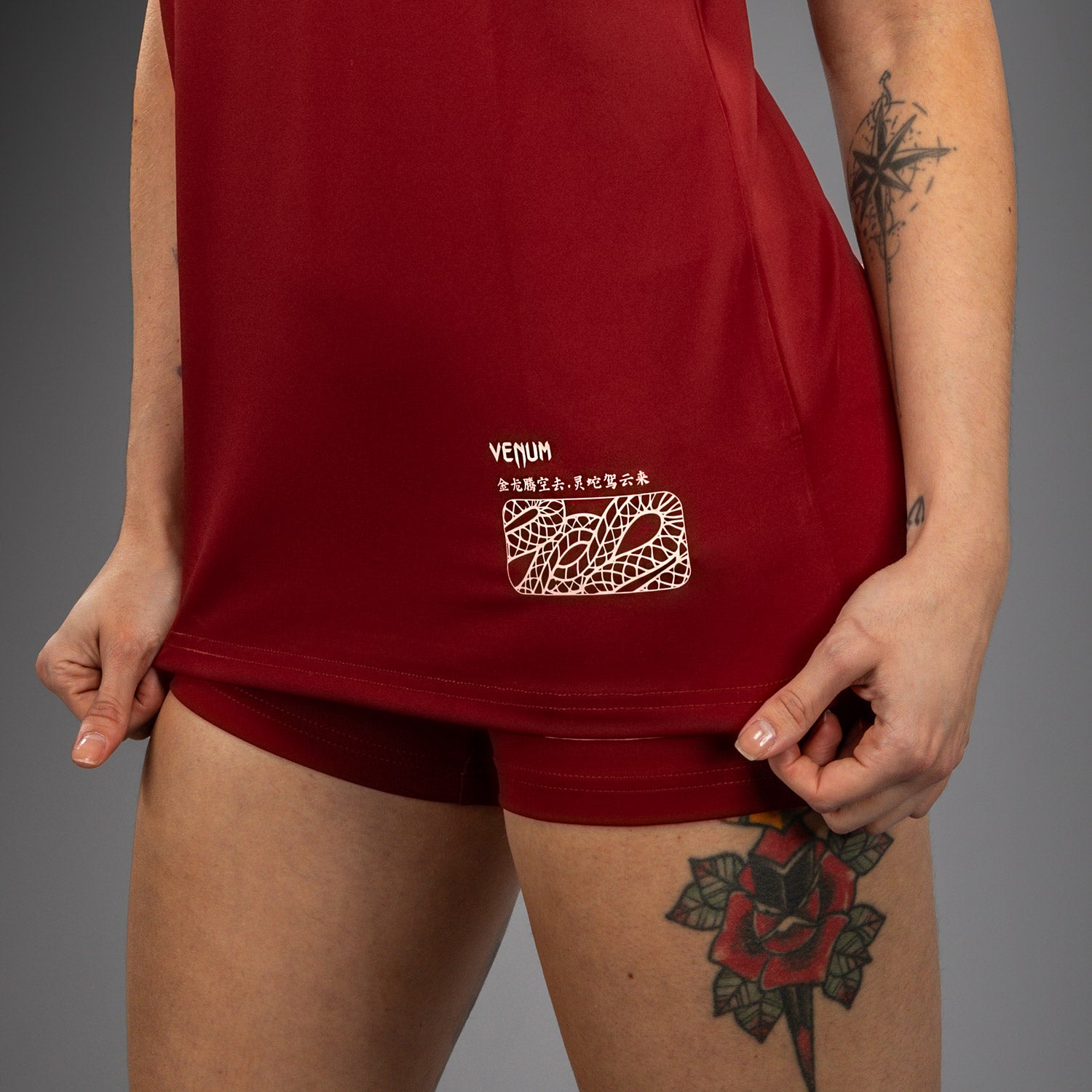 T-shirt Dry-Tech pour Femmes Venum Serpenti – Bordeaux/Ivoire - product-type_T-Shirts Dry Tech