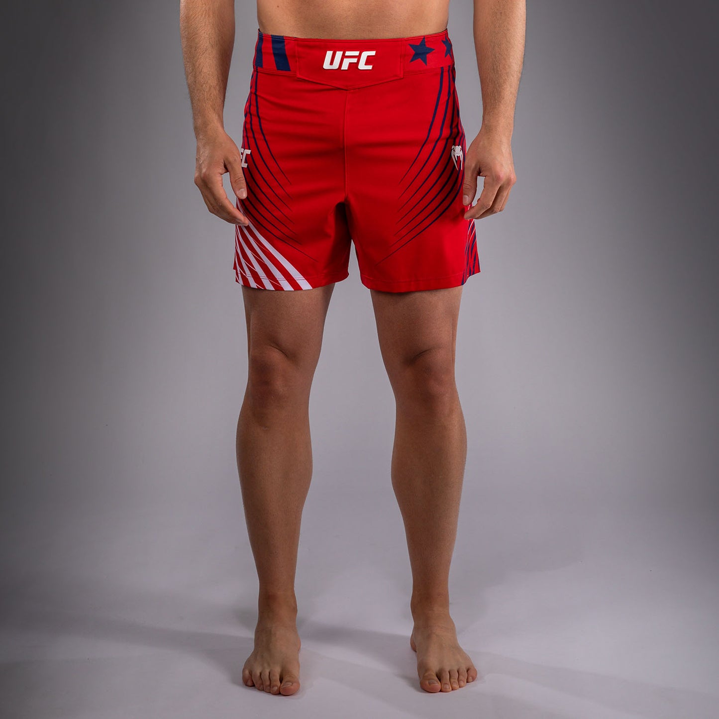 Official UFC Freedom 250 by Venum Authentic Fight Night Short de combat coupe courte pour homme - Rouge - product-type_Shorts de MMA