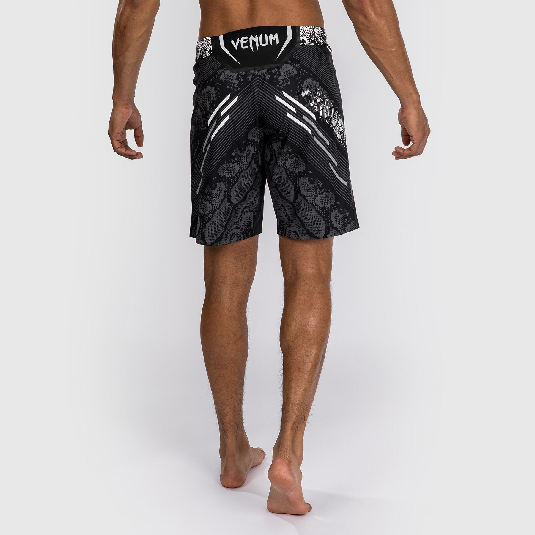 Shorts de combat Coupe longue pour Hommes UFC Adrenaline by Venum Authentic Fight Night - Noir - product-type_Shorts de MMA