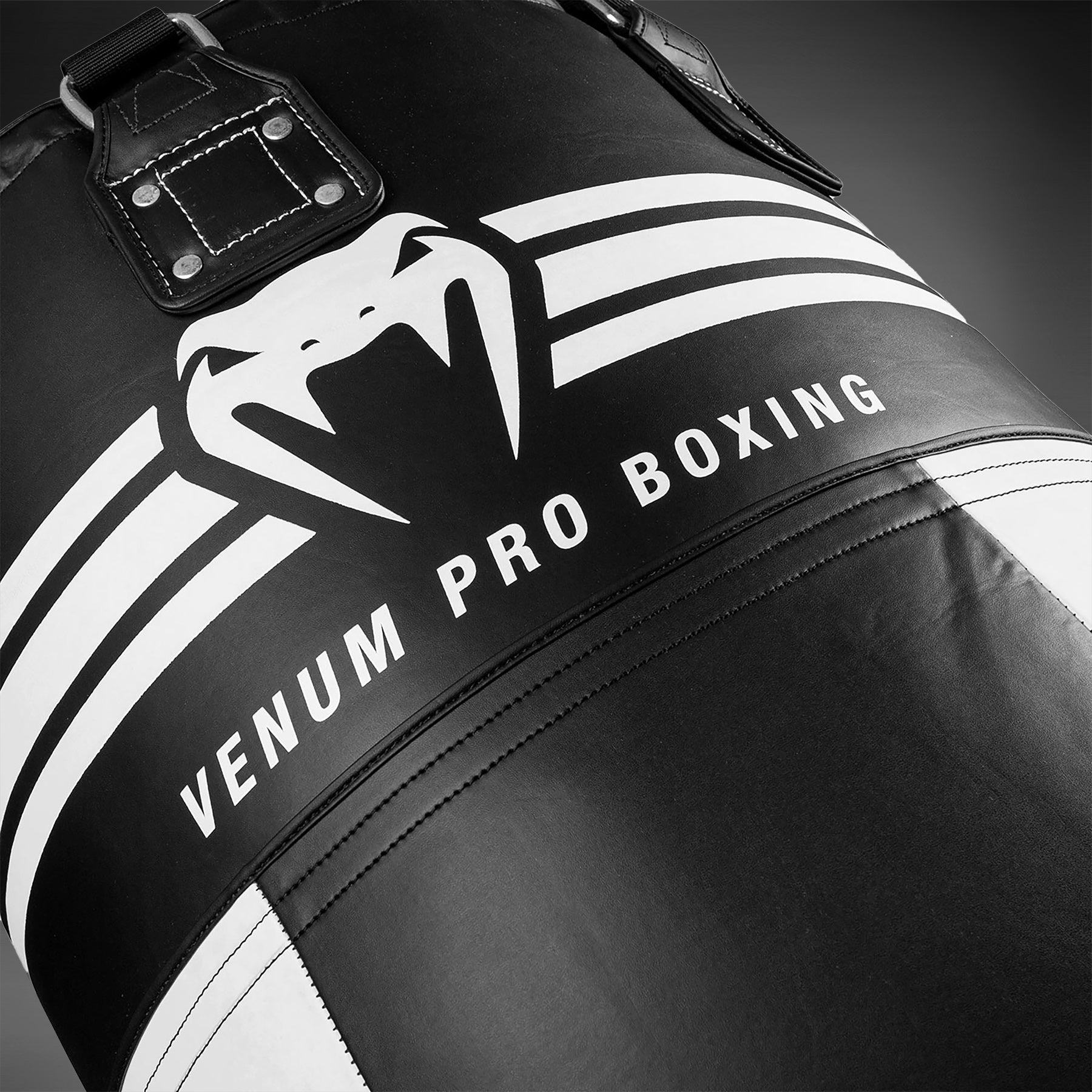 Sac de frappe Venum T-Shape - Noir/Blanc - product-type_Sacs de frappe