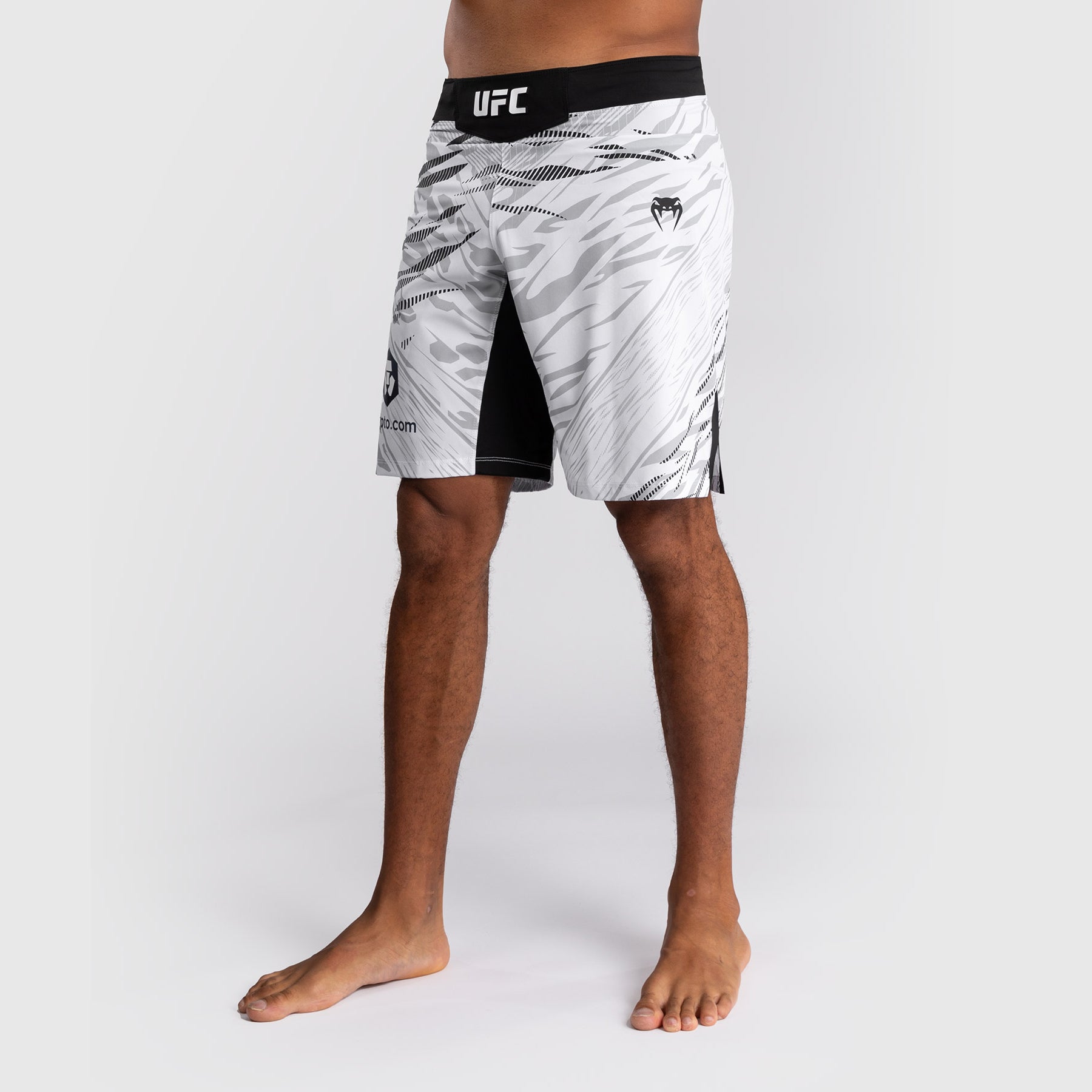 Shorts de Combat pour Hommes UFC Fusion by Venum Personnalisé Authentic Fight Night - Coupe Longue - Blanc - product-type_Shorts de MMA