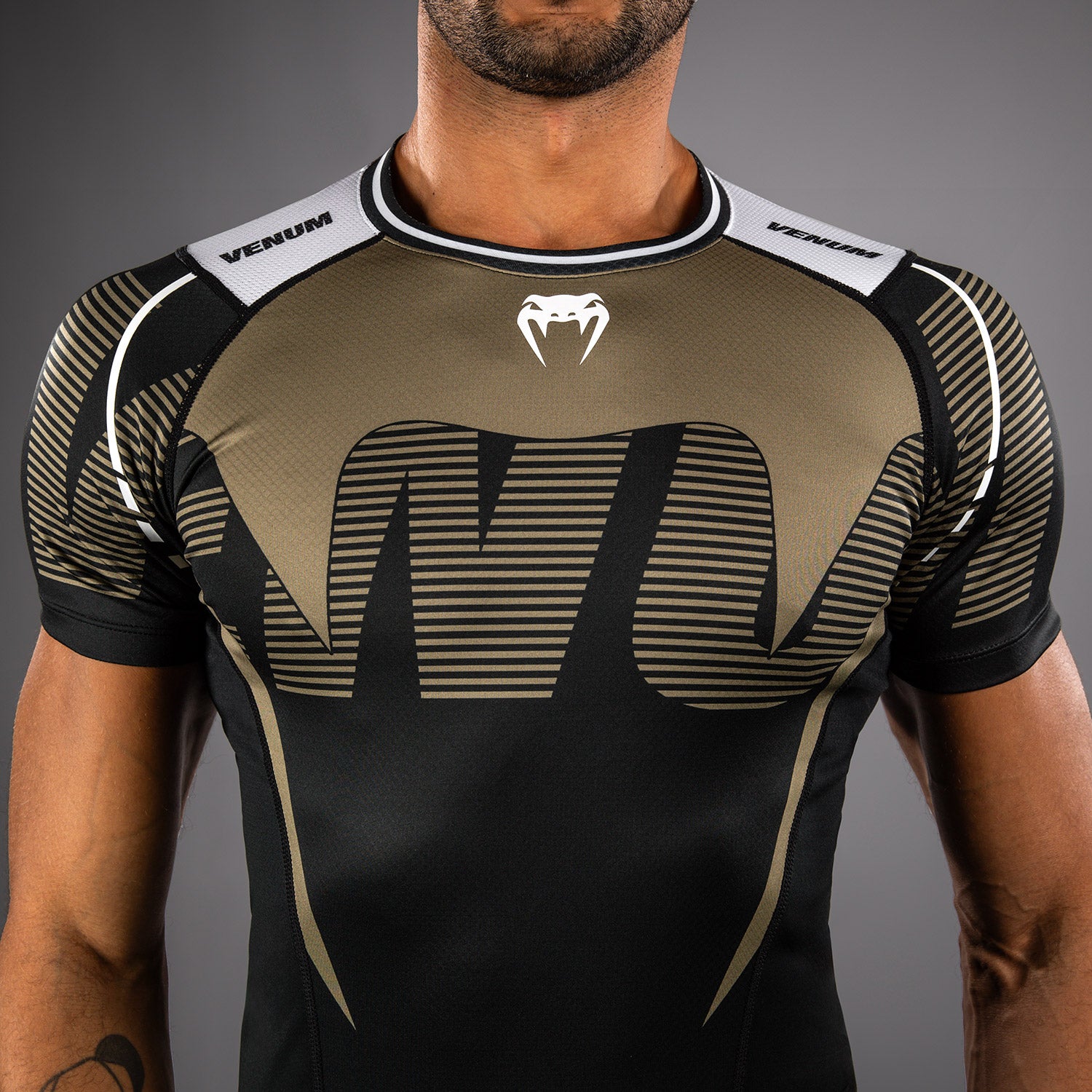 Rashguard Manches Courtes Venum Adrenaline – Noir/Sable - product-type_T-Shirts de Compression