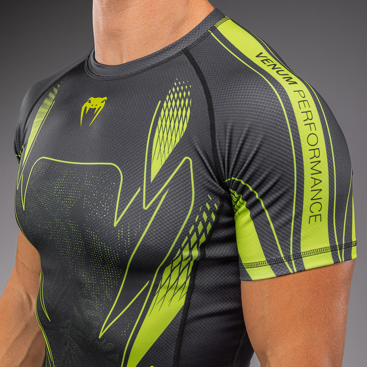 Rashguard à manches courtes Venum Amazonia Reborn - Noir/Vert