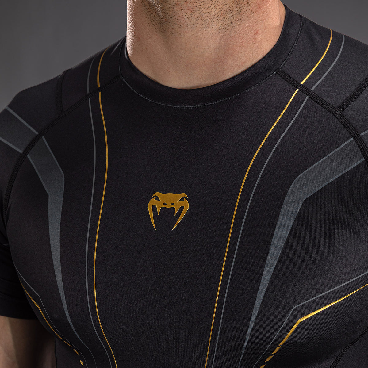 Rashguard à Manches Courtes Venum Streamline – Noir/Or - product-type_T-Shirts de Compression
