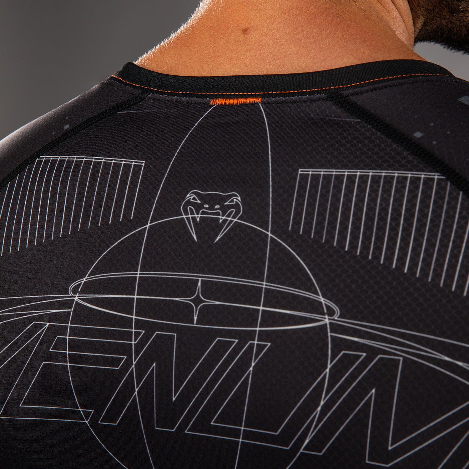 Rashguard Manches Longues Venum Eclipse – Noir/Ivoire - product-type_T-Shirts de Compression