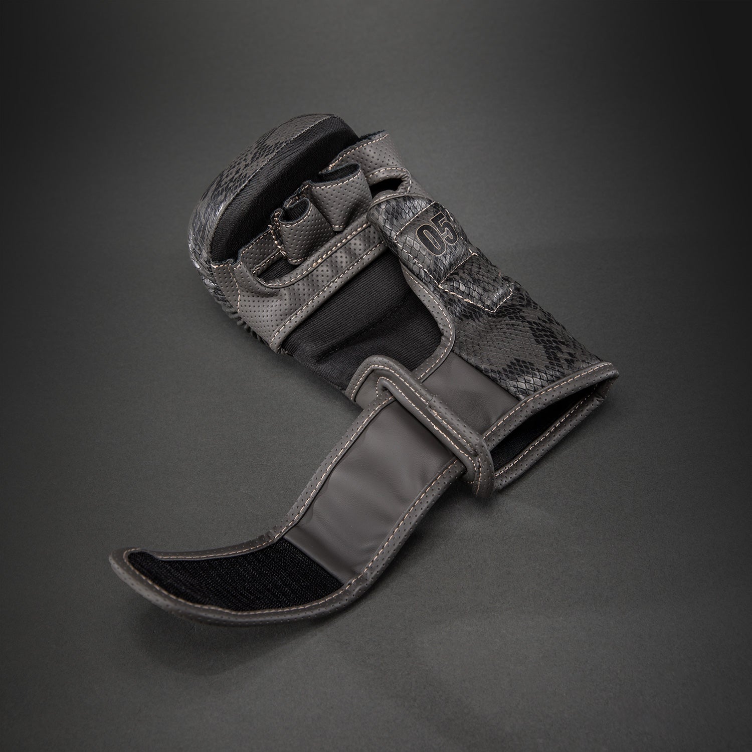 Gants de sparring MMA Venum Impact Evo Scales - Gris foncé - product-type_Gants de Sparring