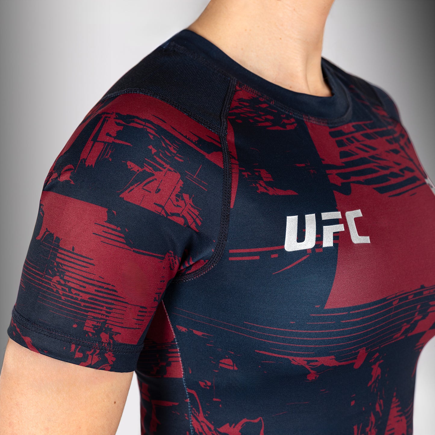 Rashguard manches courtes Performance Femme UFC Zenith by Venum Authentic Fight Week - Bleu marine/Bordeaux/Argent