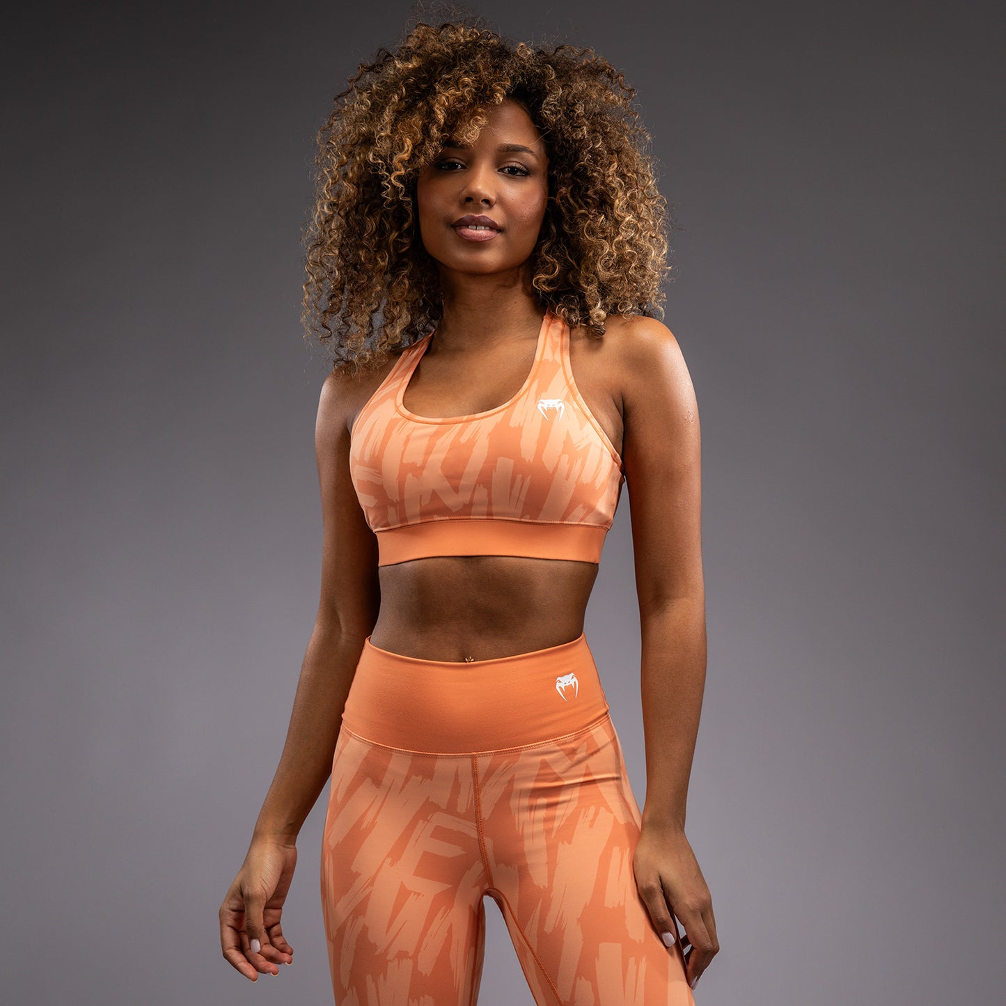 Brassière de Sport pour Femmes Venum Graffiti - Abricot Velours - product-type_Brassières de sport