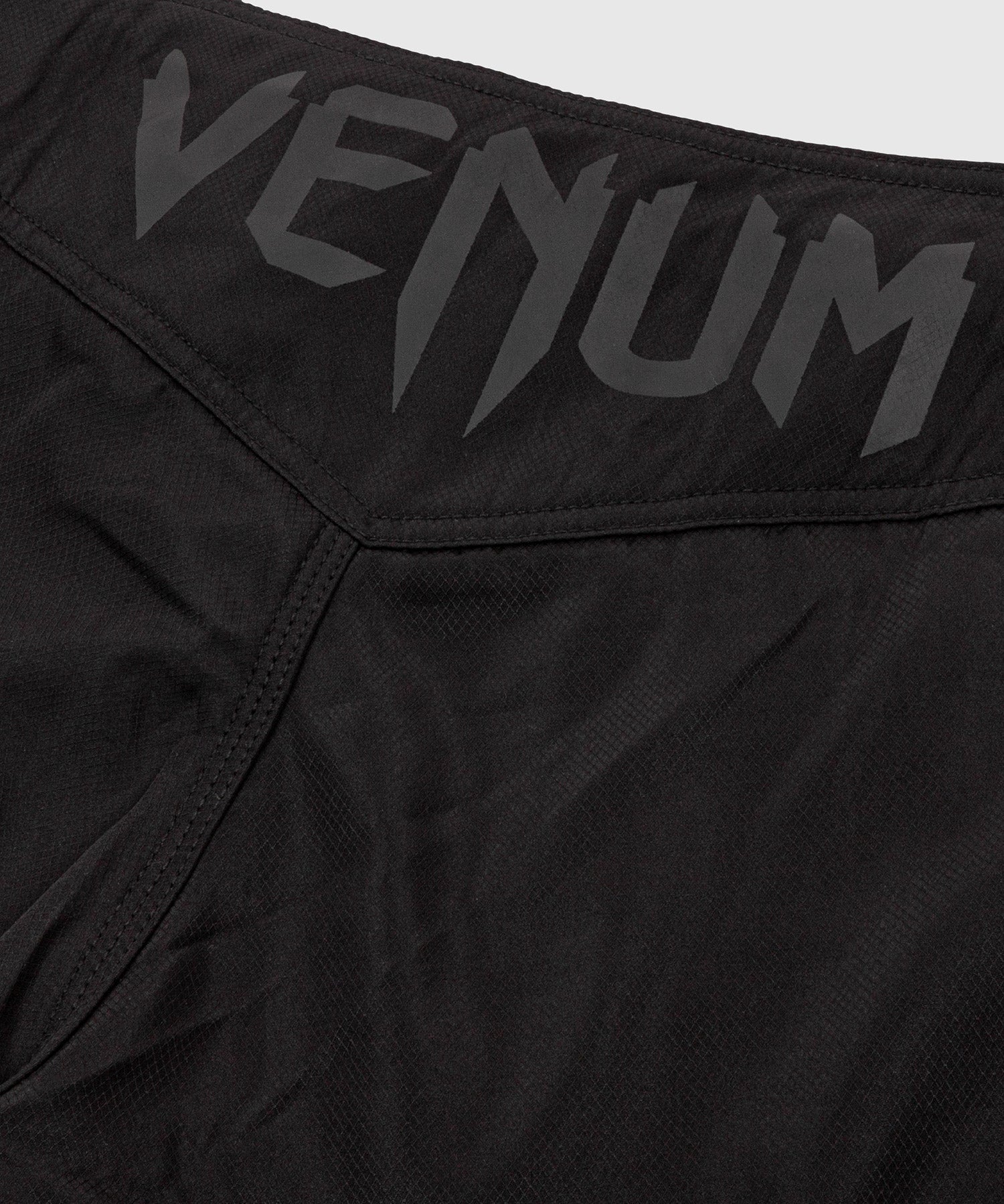 Fightshort Venum Light 3.0 - Noir/Noir - product-type_Shorts de MMA