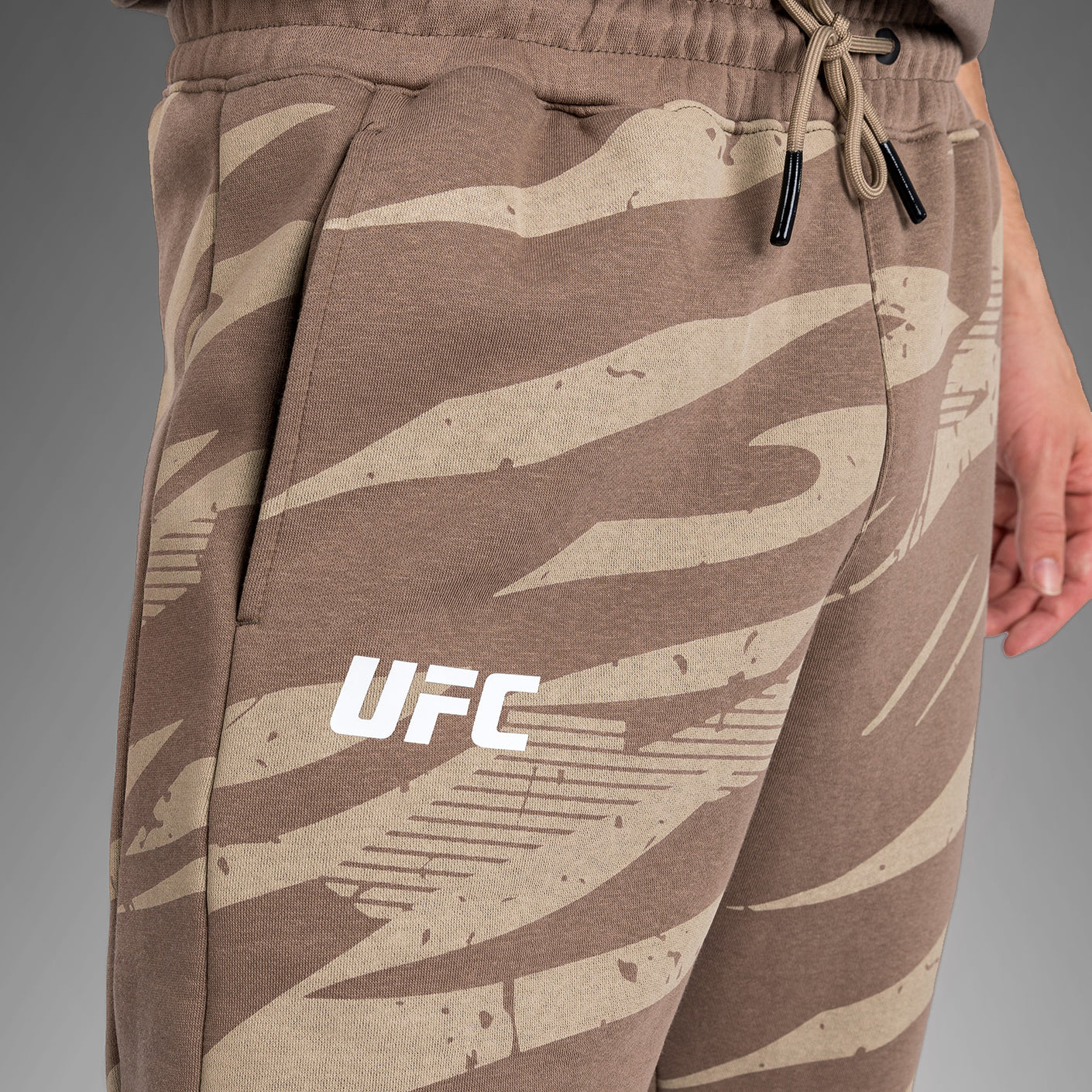 Pantalon pour Hommes UFC Adrenaline by Venum Fight Week - Desert Camo - product-type_Pantalons de jogging