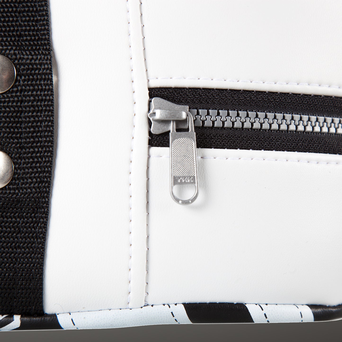 Valise de frappe Venum Absolute - Noir/Blanc - product-type_Boucliers de frappe
