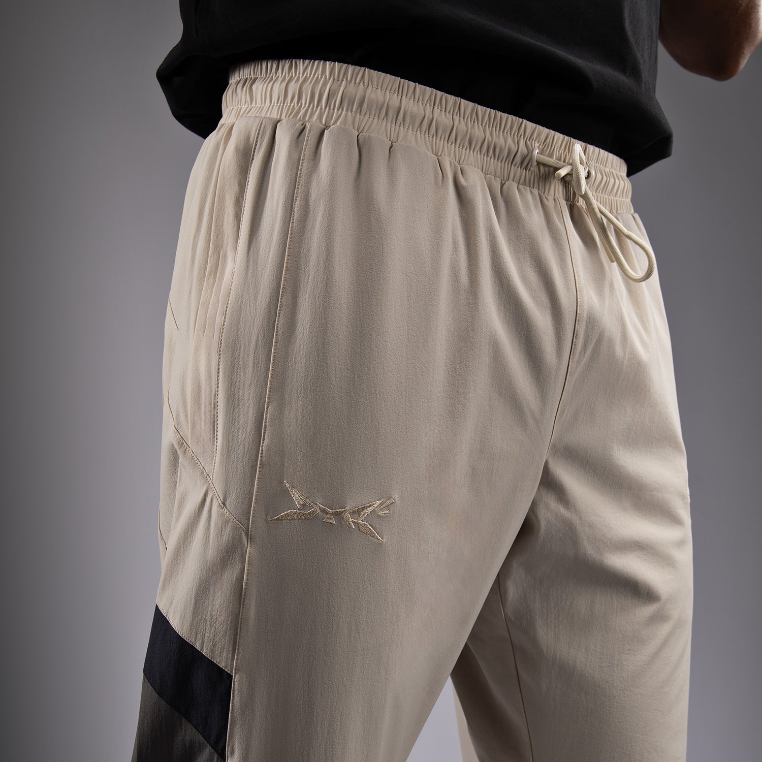 Pantalon de survêtement Venum x DTR Fight Attack 90 - Off-White - product-type_Pantalons de jogging