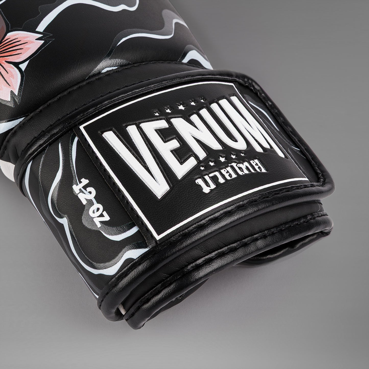 Gants de Boxe Venum x Tawanchay – Noir/Blanc