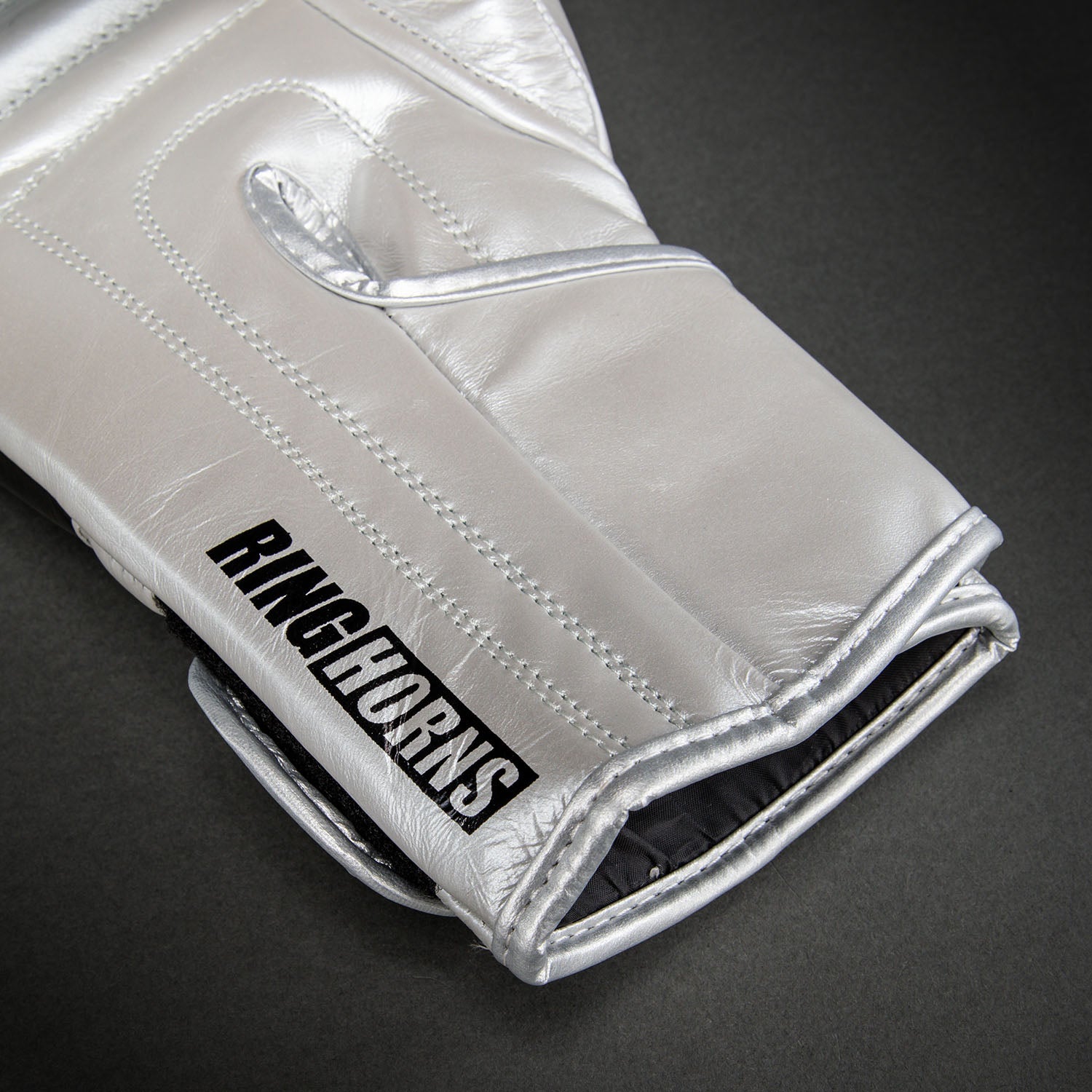 Gants de boxe Ringhorns Charger by Venum – Argent/Noir - product-type_Gants de boxe