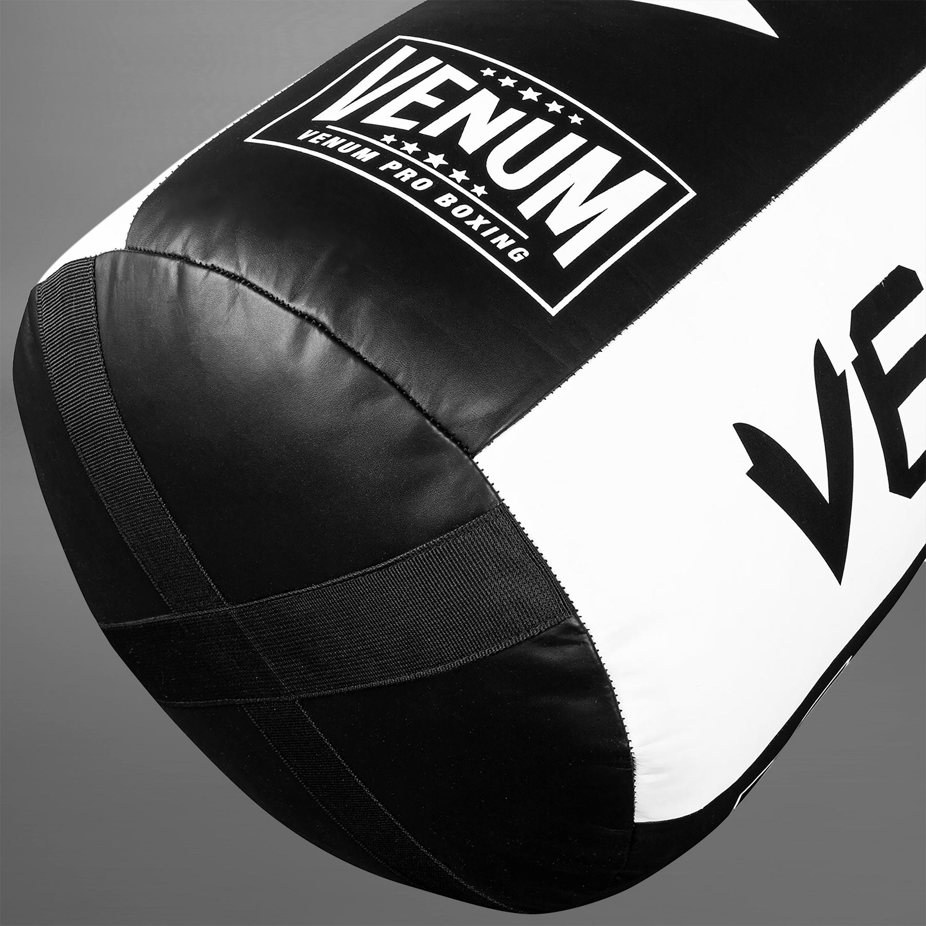 Sac de frappe Venum T-Shape - Noir/Blanc - product-type_Sacs de frappe
