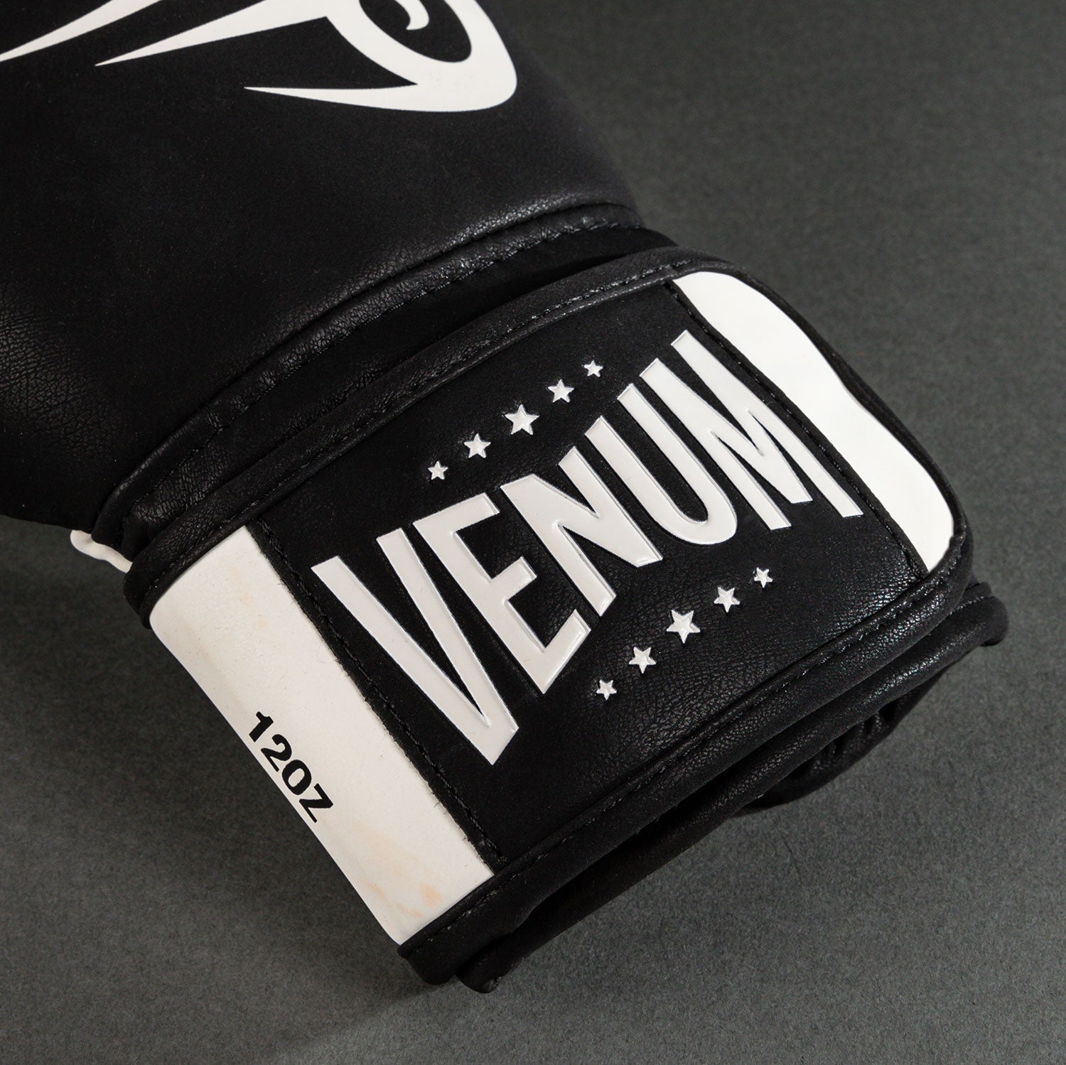 Gants de Boxe Venum Mike Tyson Replica - Noir Profond/Blanc Optique - product-type_Gants de boxe