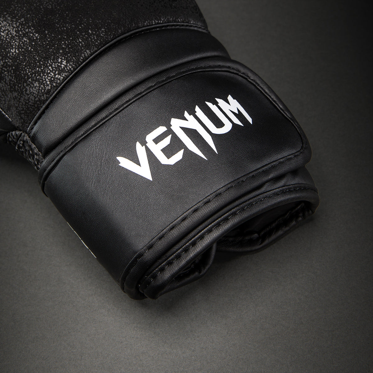 Gants de Boxe Venum Stone 2.0 – Noir