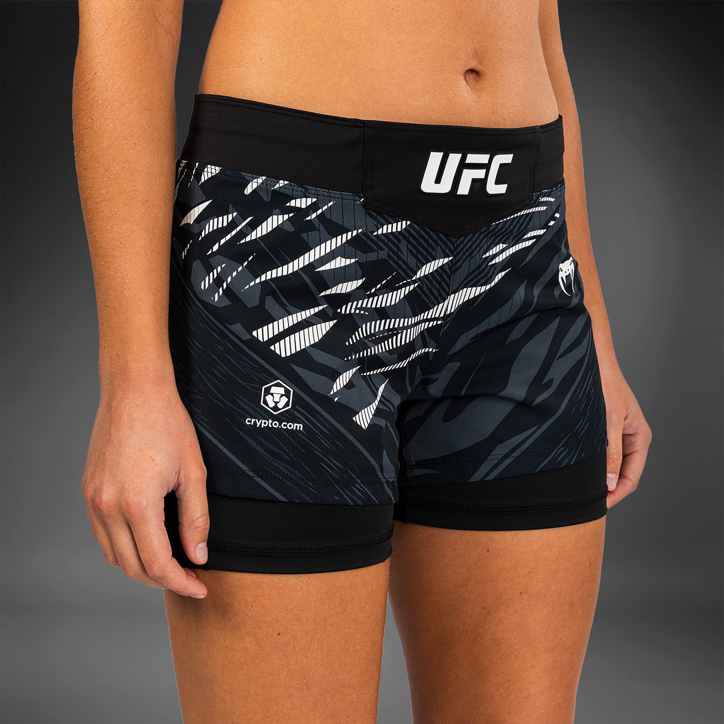 Shorts de Combat pour Femmes UFC Fusion by Venum Authentic Fight Night - Noir - product-type_Shorts de MMA