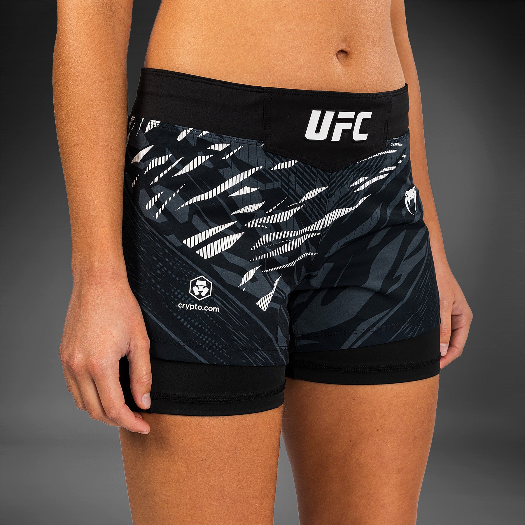 Shorts de Combat pour Femmes UFC Fusion by Venum Authentic Fight Night - Noir - product-type_Shorts de MMA