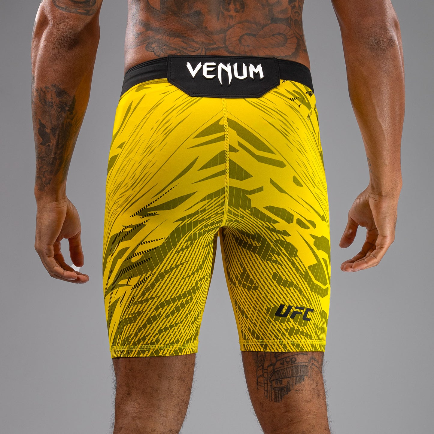 Shorts Vale Tudo pour Hommes UFC Fusion by Venum Personnalisé Authentic Fight Night - Jaune - product-type_Shorts de MMA