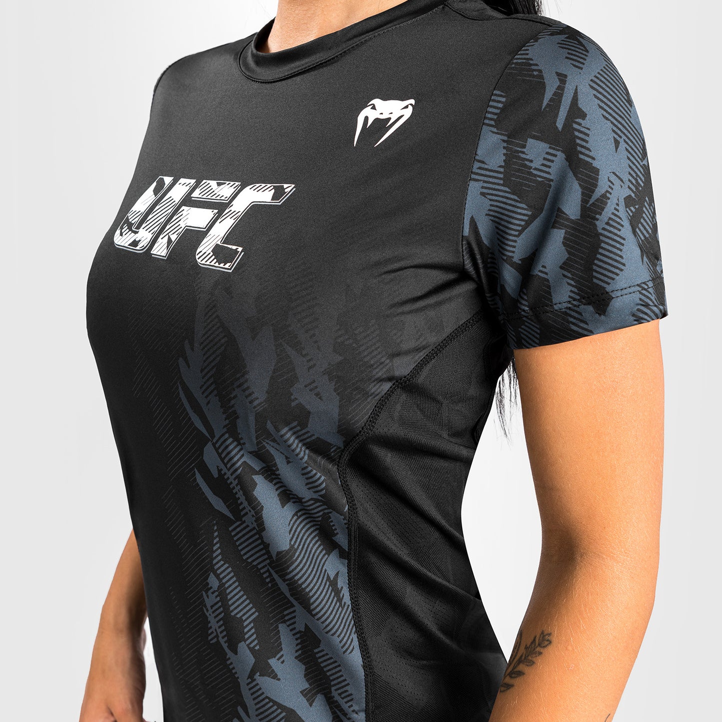 T-shirt Performance à Manches Courtes Femme Venum UFC Authentic Fight Week – Noir