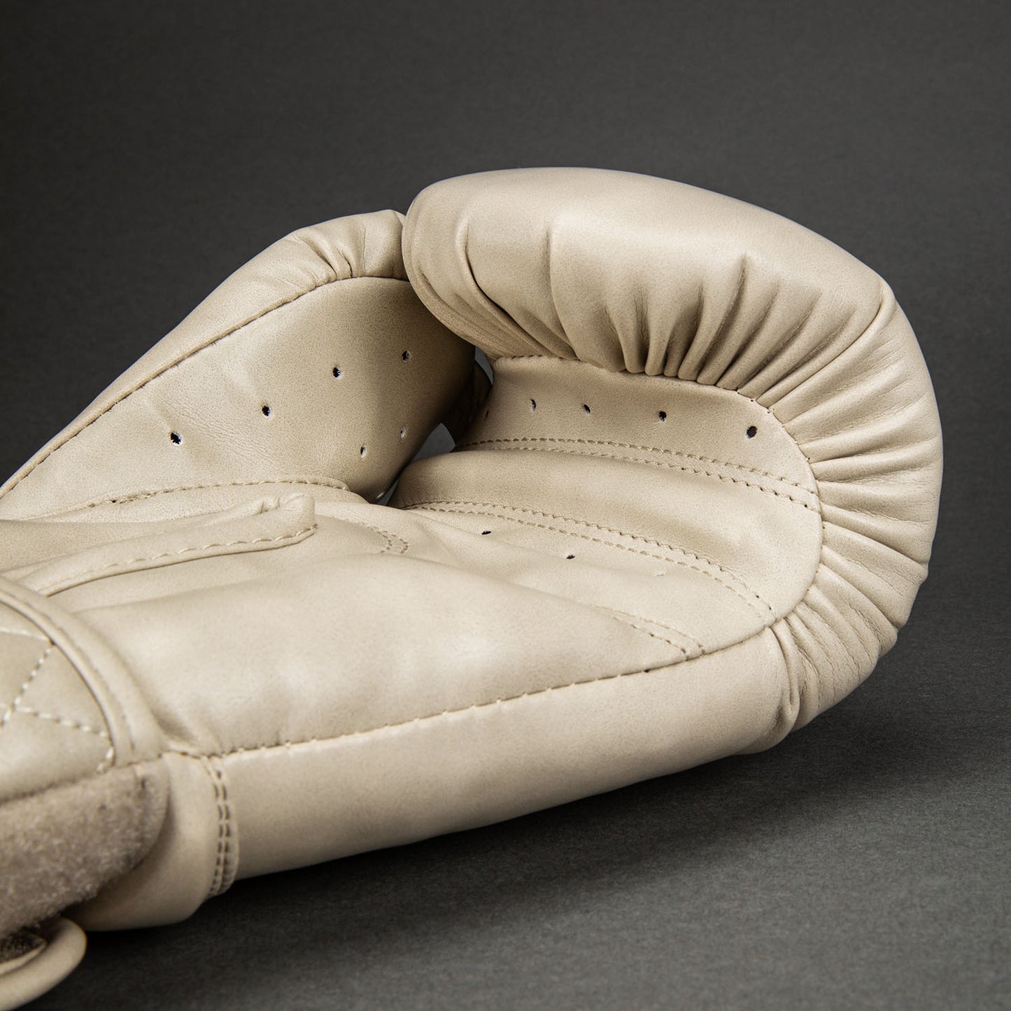 Gants de Boxe Venum Impact Classic - Ivoire - product-type_Gants de boxe