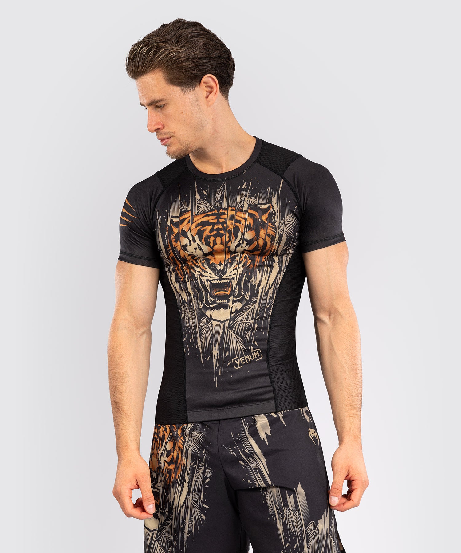 Rashguard à Manches Courtes Venum Tiger pour Hommes - Noir/Orange Néon - product-type_T-Shirts de Compression