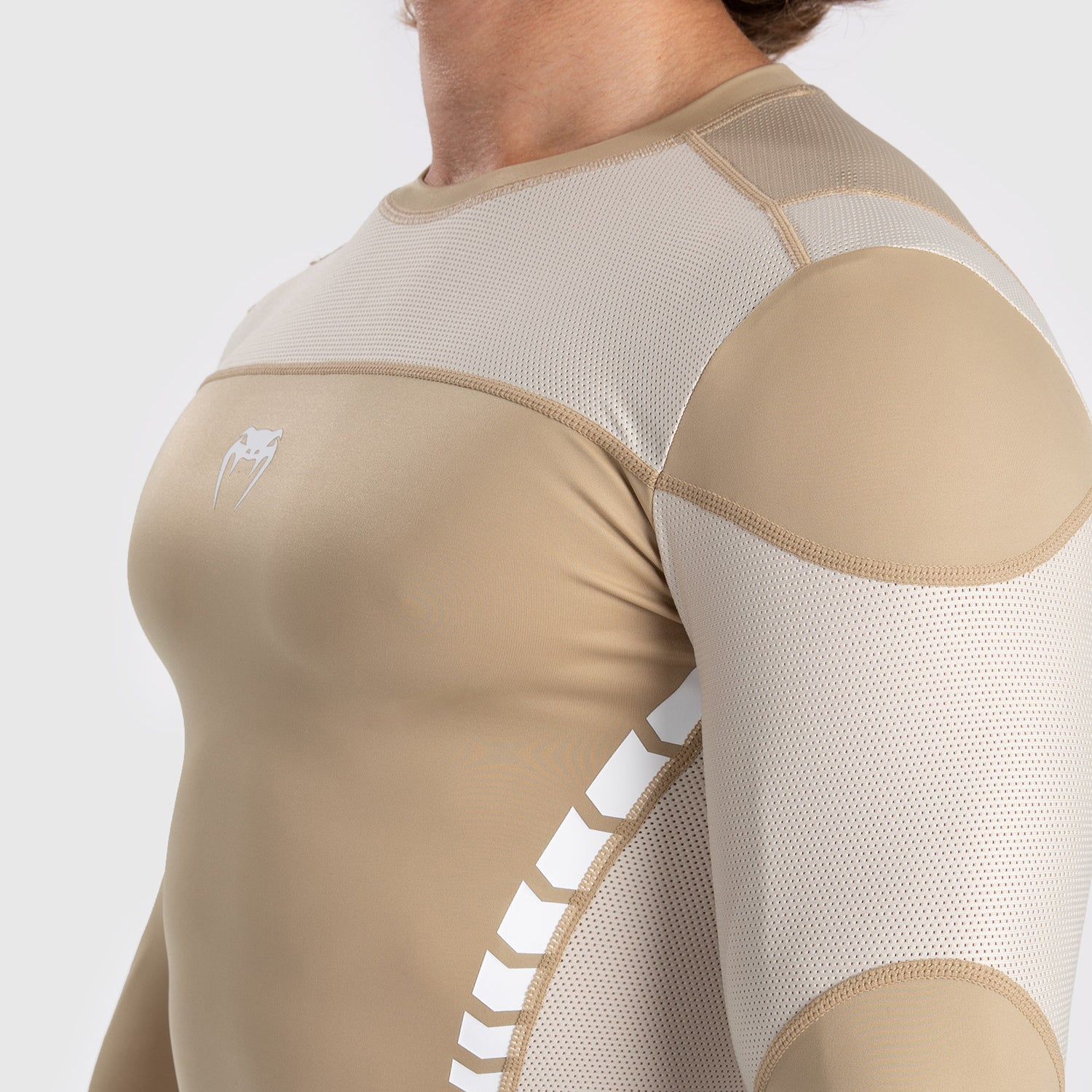 Rashguard À Manches Longues pour Hommes Venum Tempest - Beige/Sable - product-type_T-Shirts de Compression