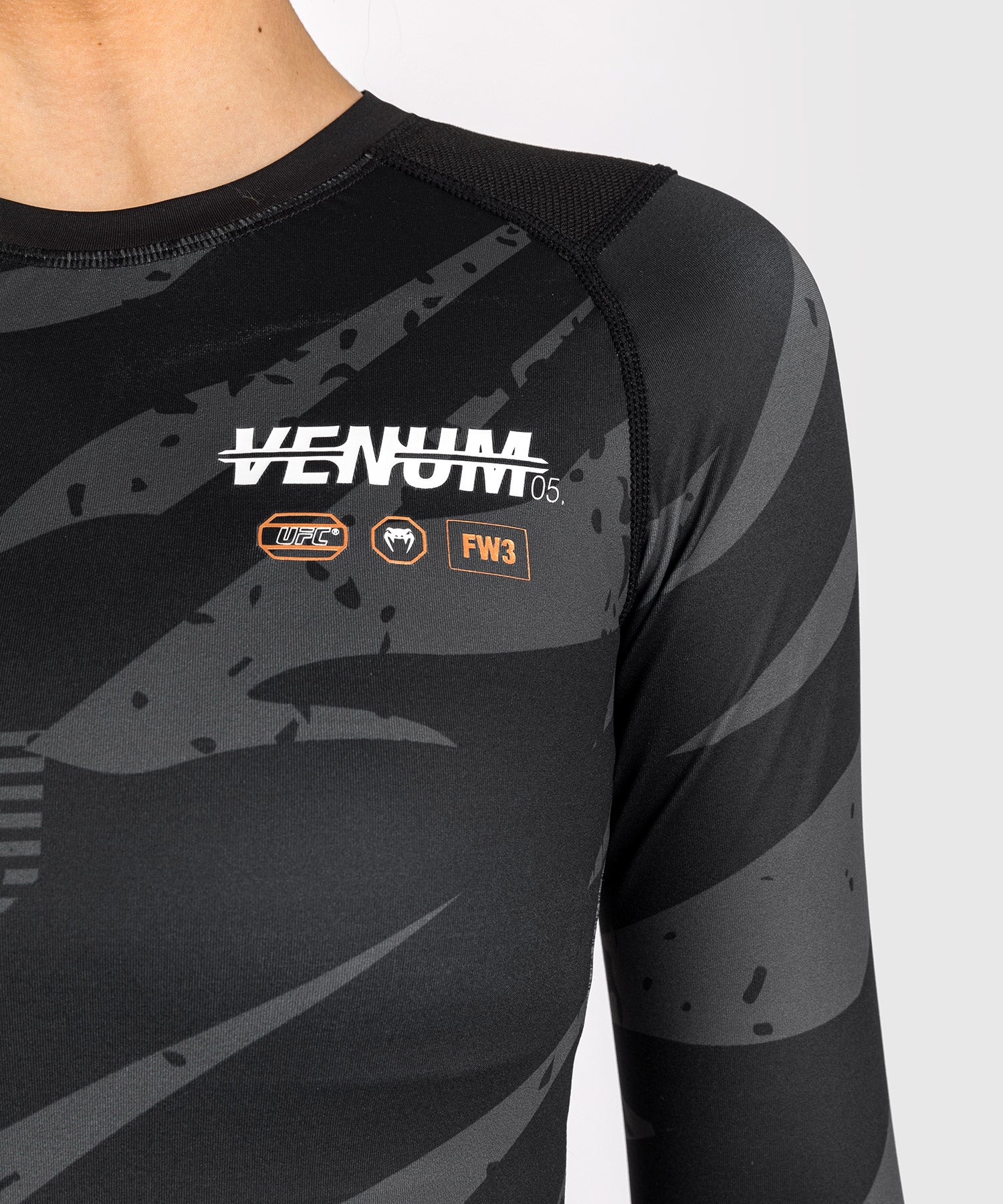 Rashguard À Manches Longues pour Femmes UFC Adrenaline by Venum Fight Week - Urban Camo - product-type_T-Shirts de Compression
