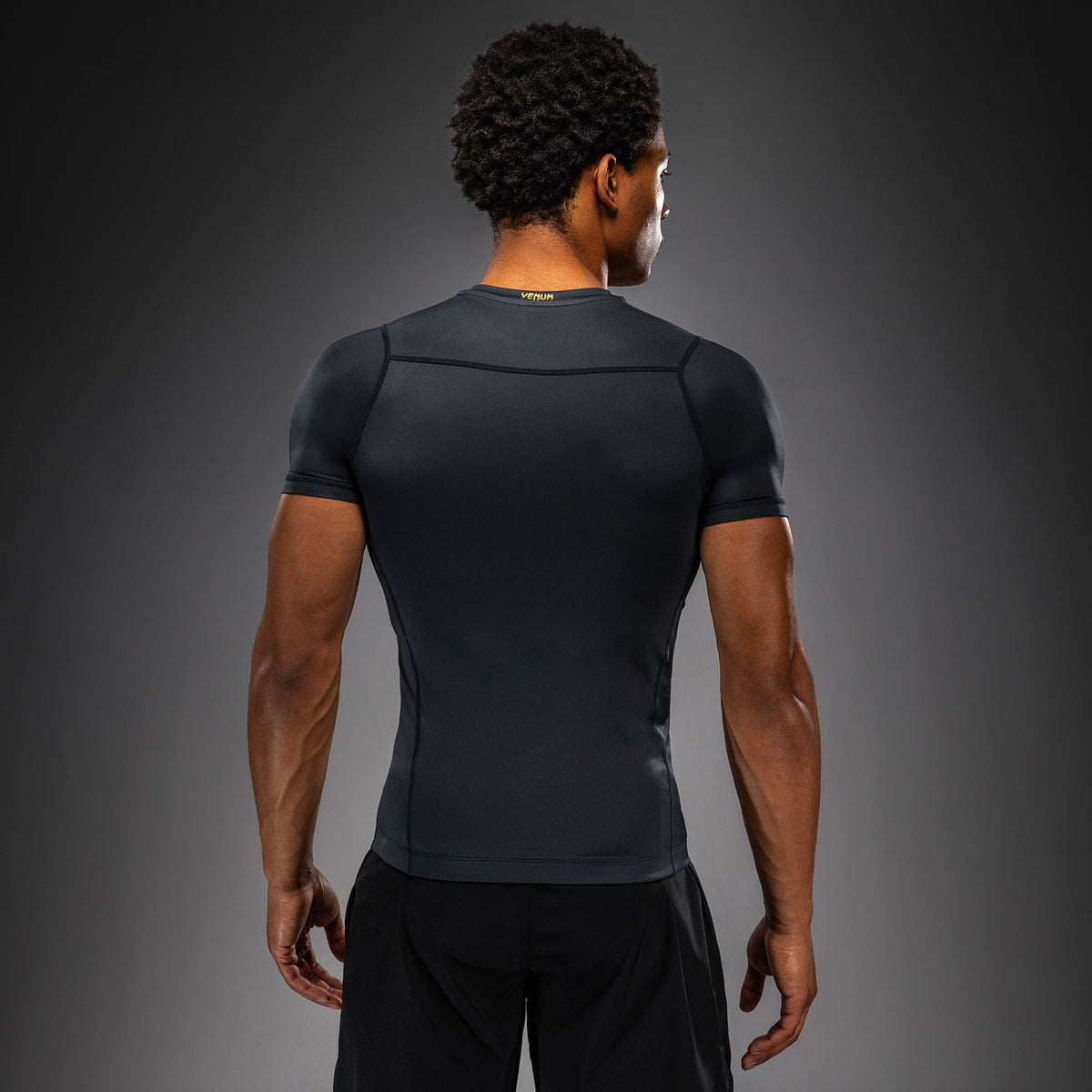 Rashguard manches courtes Venum Attack - Noir/Or