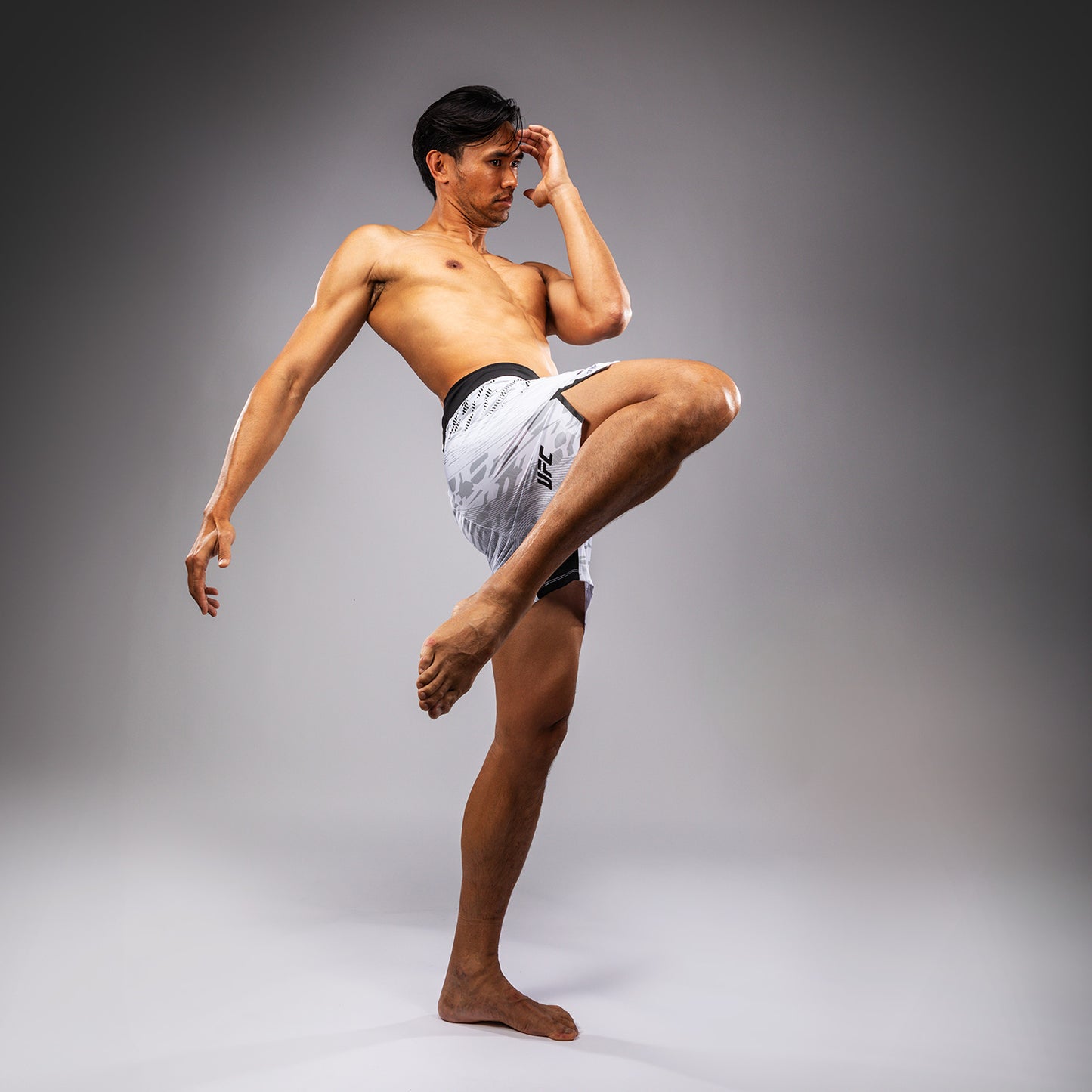 Shorts de Combat pour Hommes UFC Fusion by Venum Authentic Fight Night - Coupe Courte - Blanc - product-type_Shorts de MMA