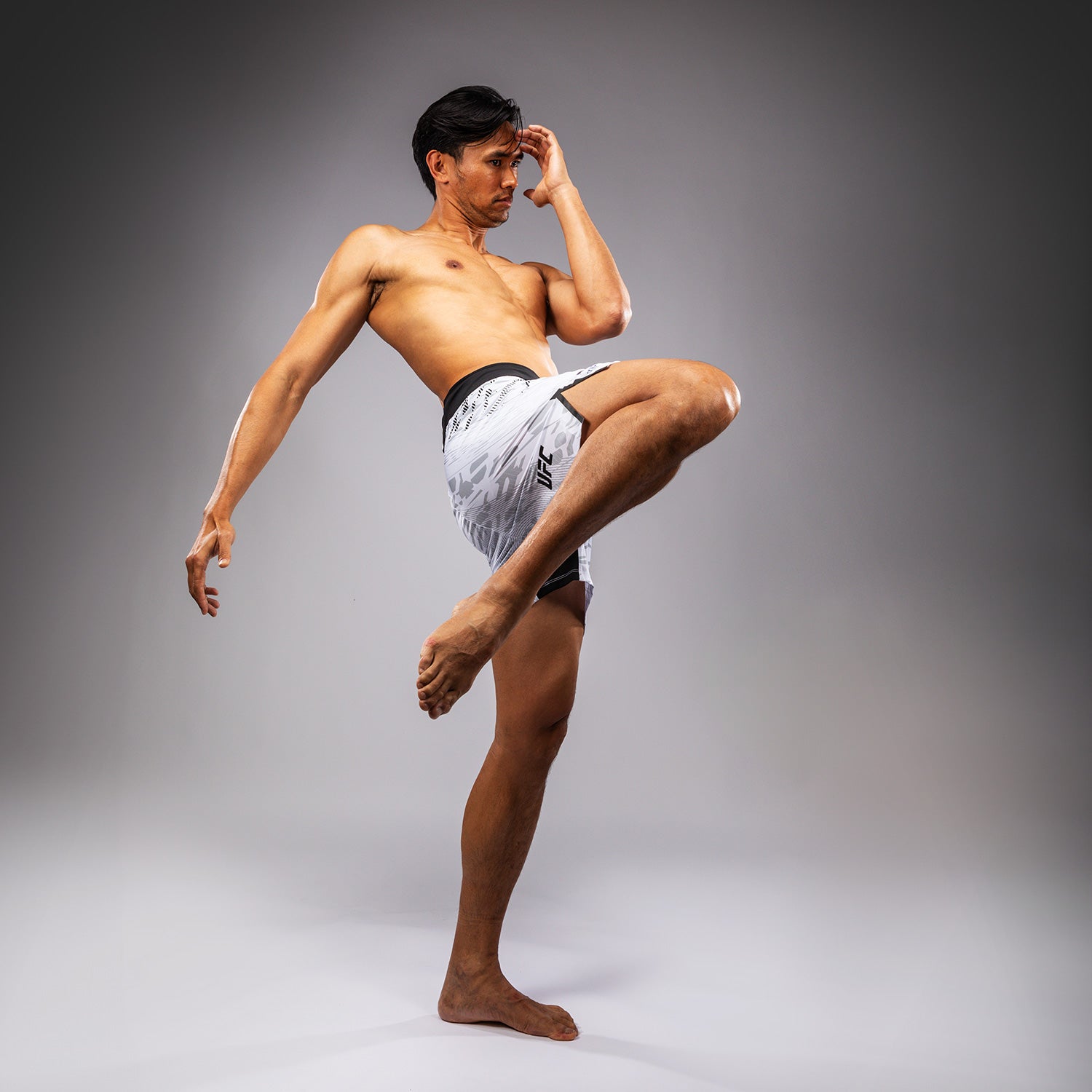 Shorts de Combat pour Hommes UFC Fusion by Venum Authentic Fight Night - Coupe Courte - Blanc - product-type_Shorts de MMA