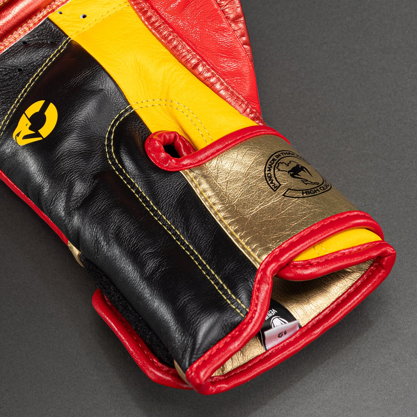 Gants de boxe Venum Giant 3.0 - Rouge/Jaune/Doré - product-type_Gants de boxe