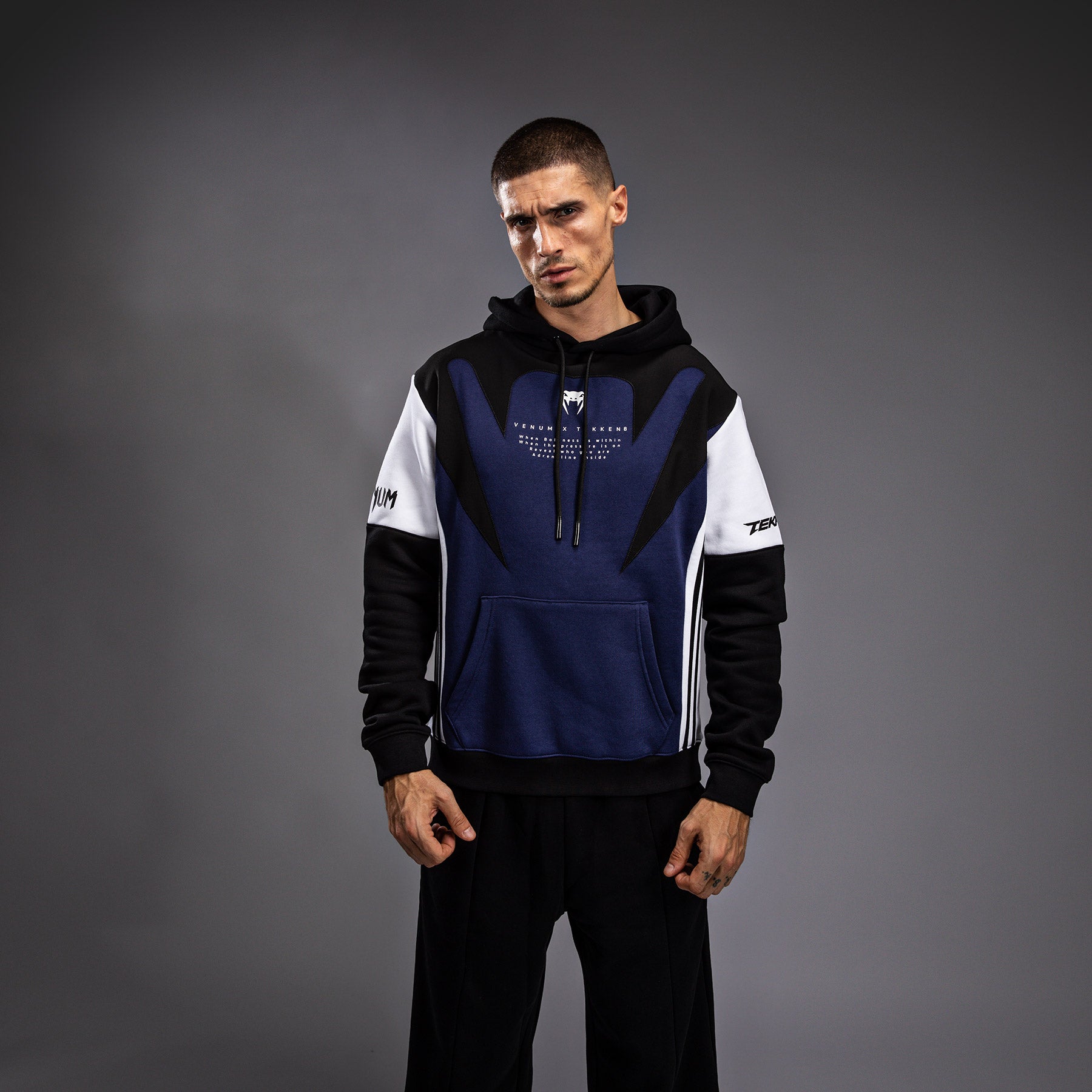 Sweatshirt à capuche Venum x TEKKEN 8 - Jin Kazama - Bleu/Noir/Blanc - product-type_Sweatshirts