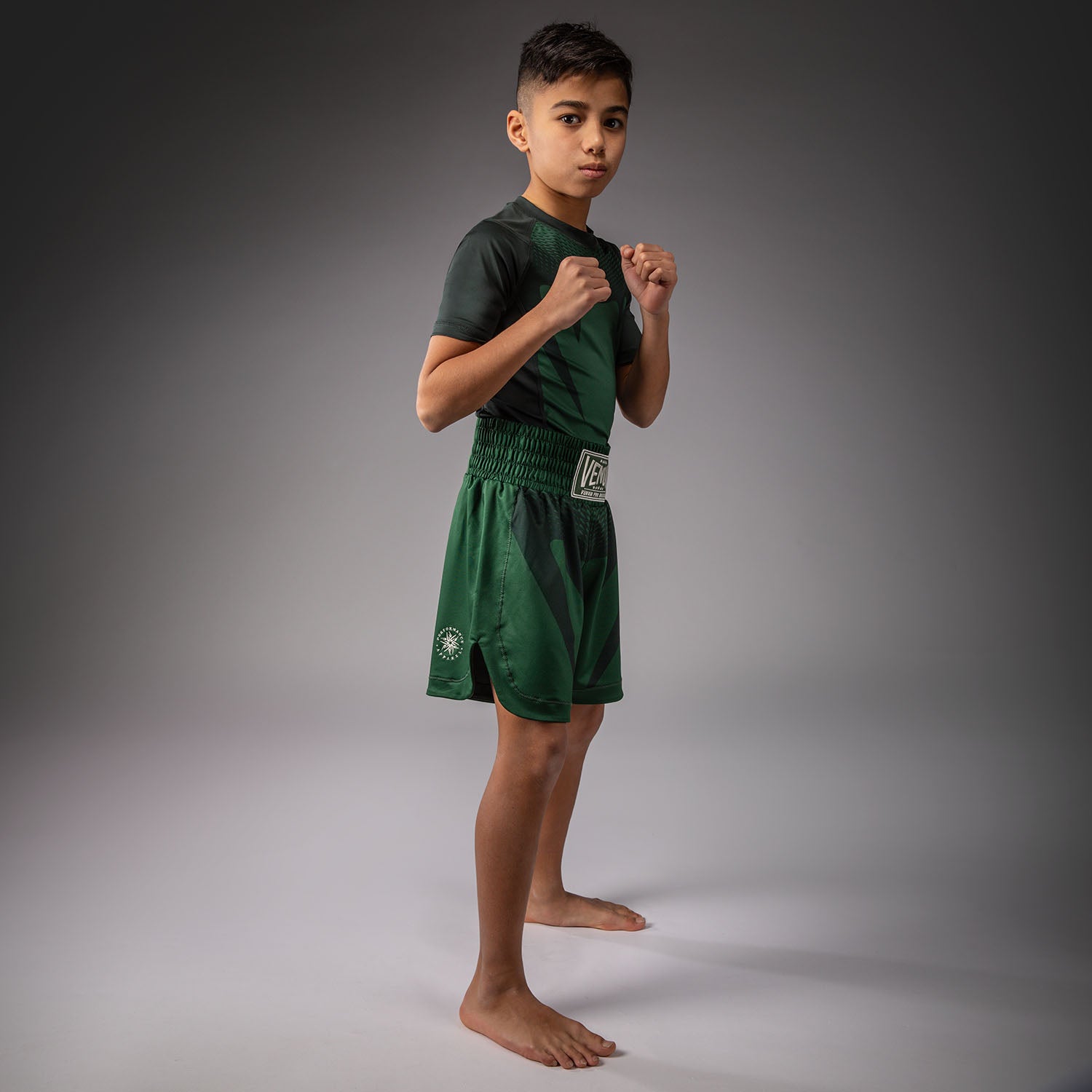 Short de Boxe Enfant Venum Attack - Vert Forêt/Blanc Cassé - product-type_Shorts de boxe