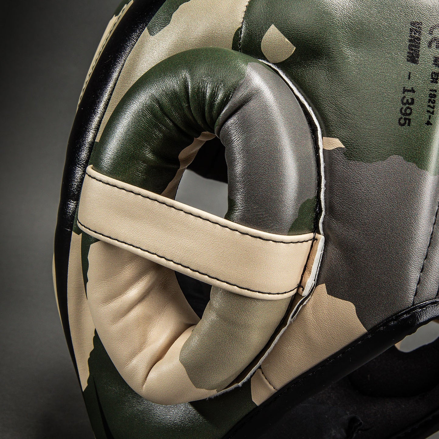 Casque de protection Venum Elite Camo – Kaki/Blanc Cassé