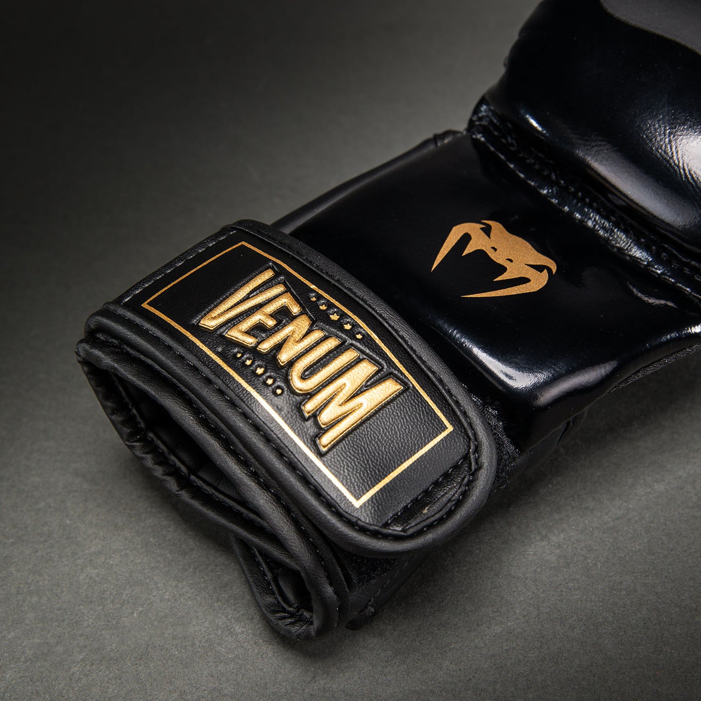 Gants de Sparring Venum Attack 2.0 – Noir/Or