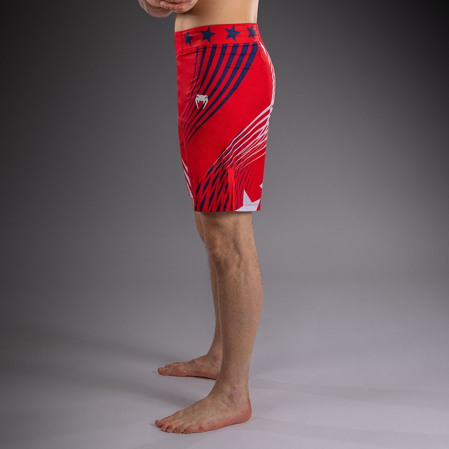 Official UFC Freedom 250 by Venum Authentic Fight Night Short de combat coupe longue pour homme - Rouge - product-type_Shorts de MMA
