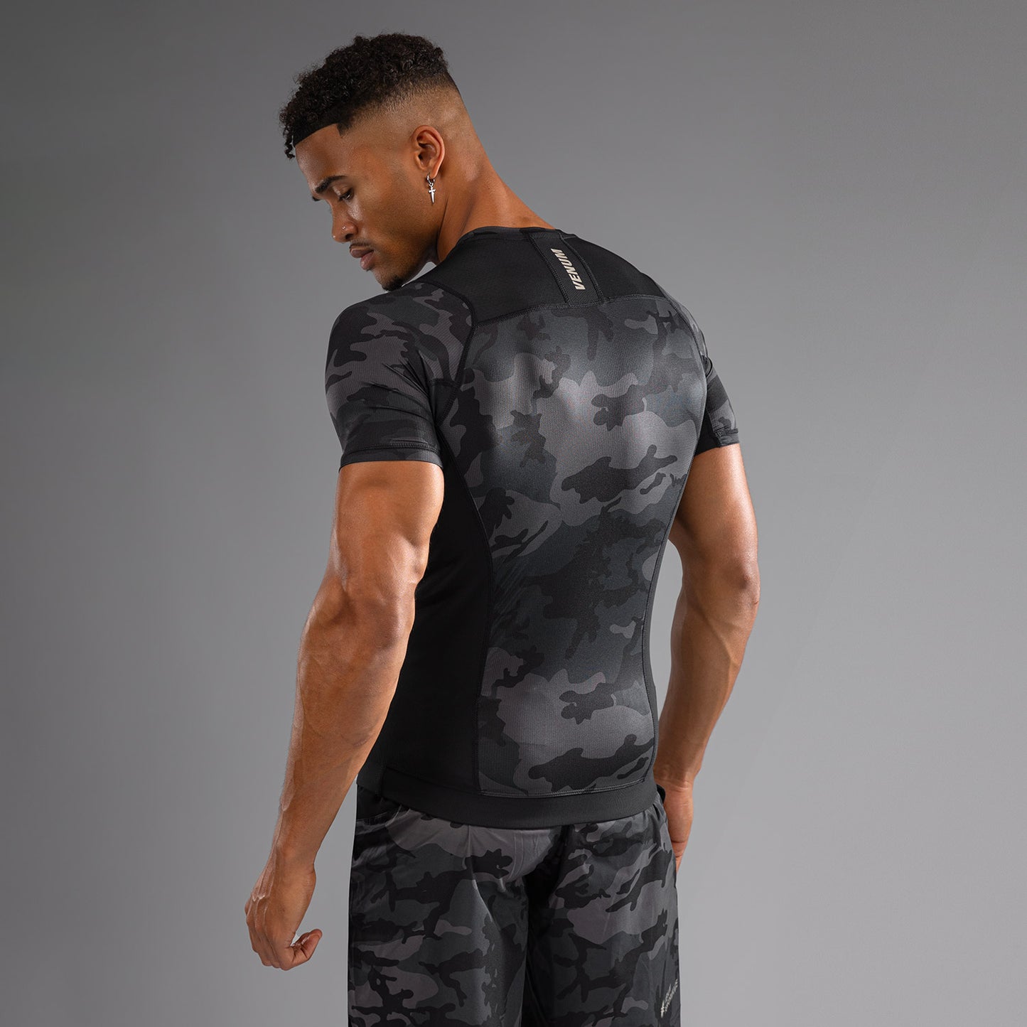 Rashguard à Manches Courtes Venum G-Fit Air pour Hommes - Camo Urban - product-type_T-Shirts de Compression