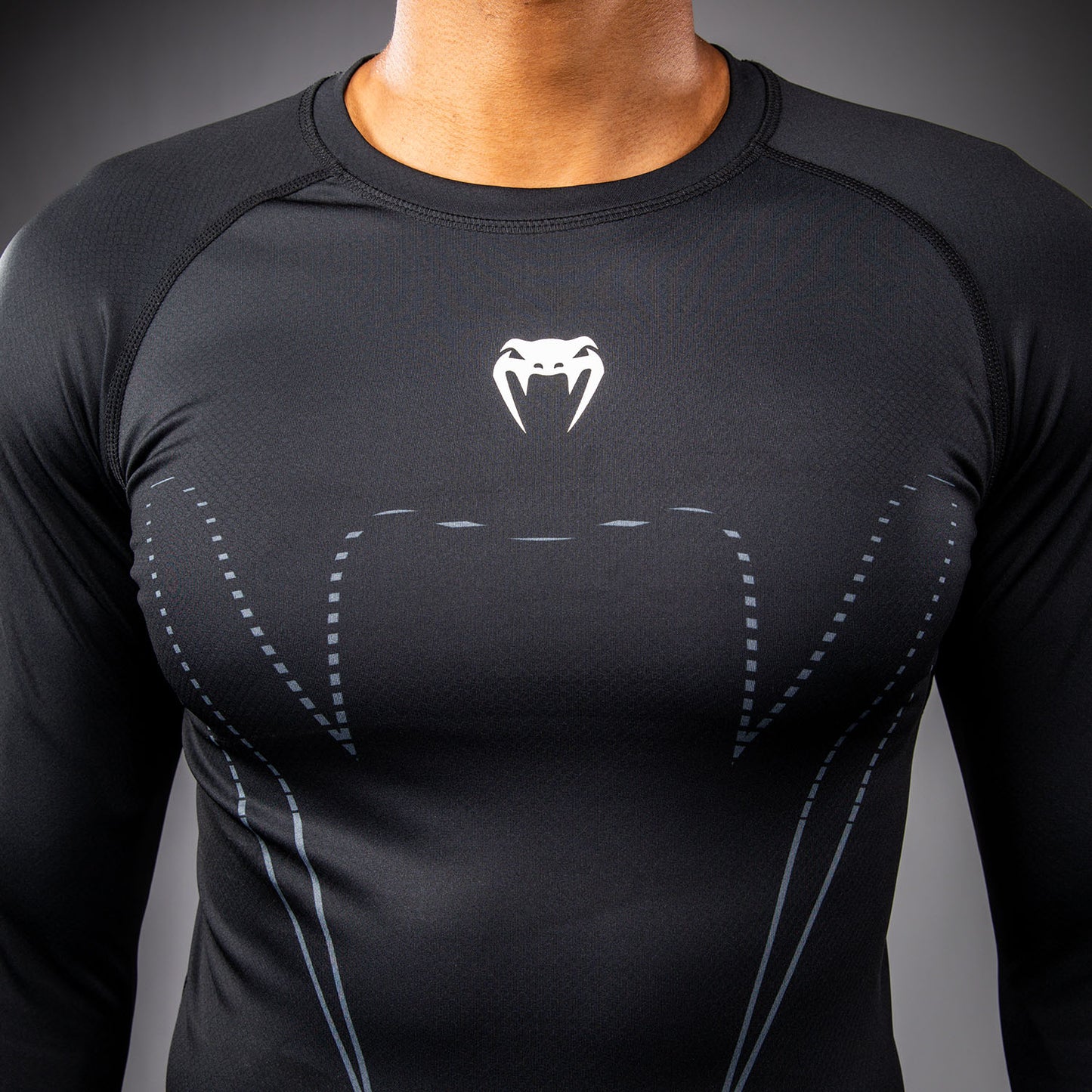 Rashguard à Manches Longues Venum Edge – Noir/Sable - product-type_T-Shirts de Compression