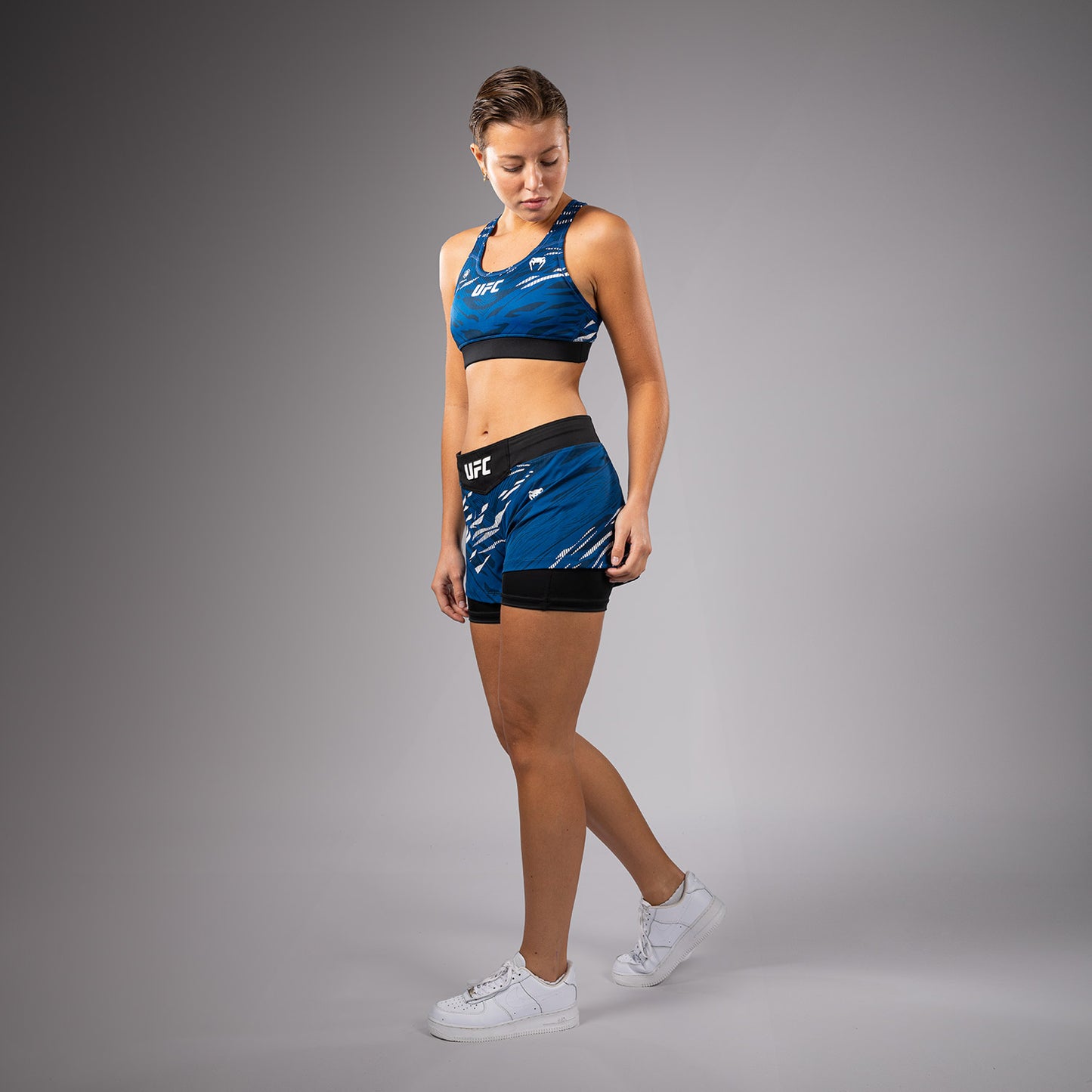 Shorts de Combat pour Femmes UFC Fusion by Venum Authentic Fight Night - Bleu - product-type_Shorts de MMA