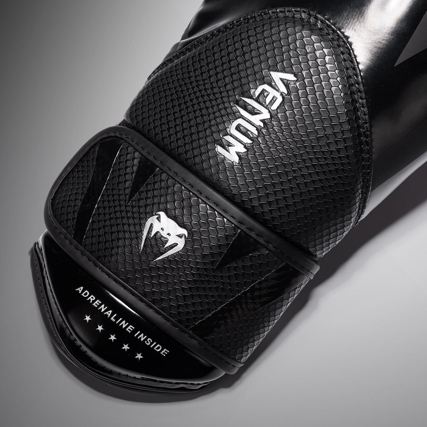 Gants de Boxe Venum Challengers 4.0 Scales – Noir