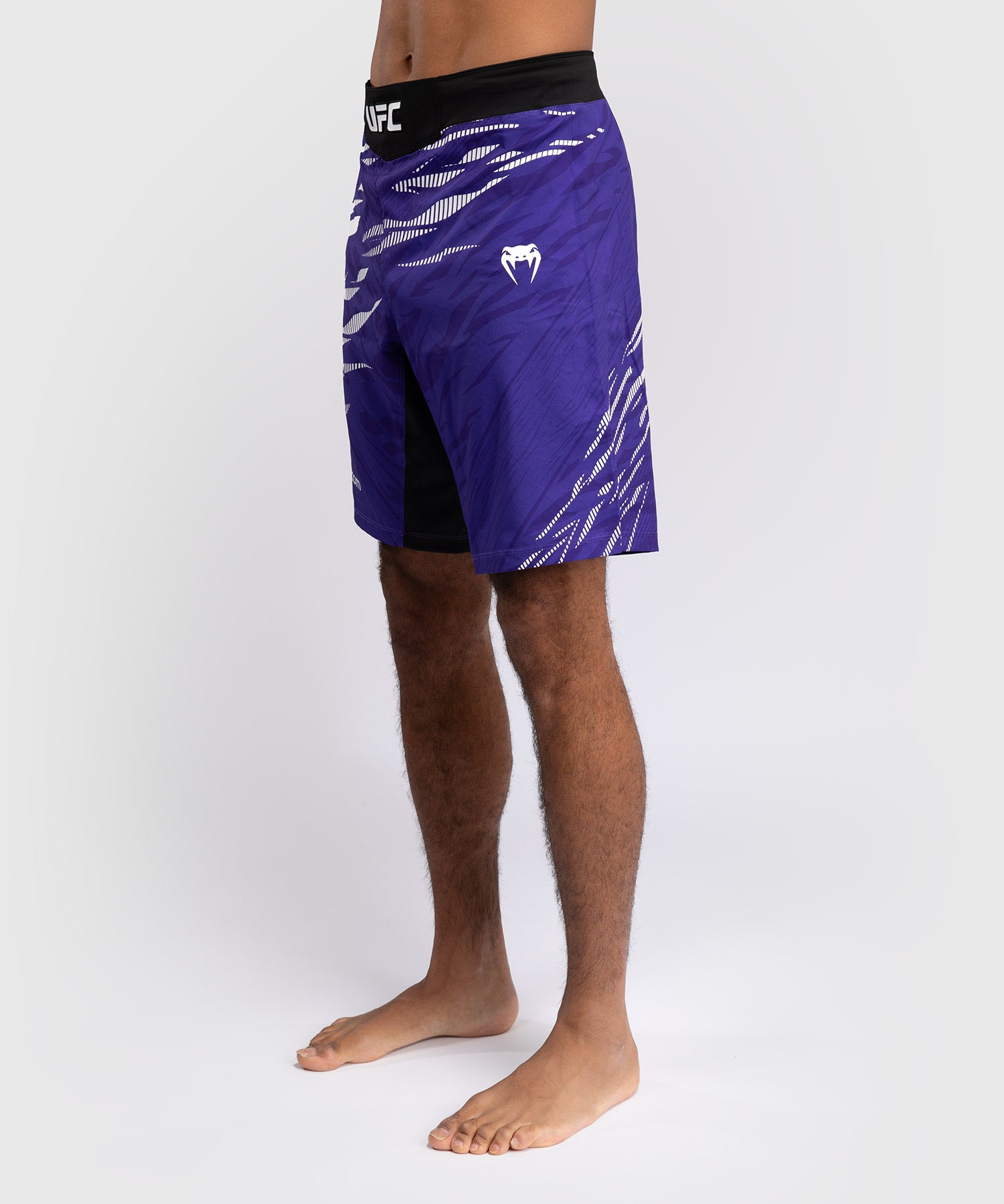 Short de Combat pour Hommes UFC Fusion by Venum Authentic Fight Night - Coupe Longue - Violet - product-type_Shorts de MMA