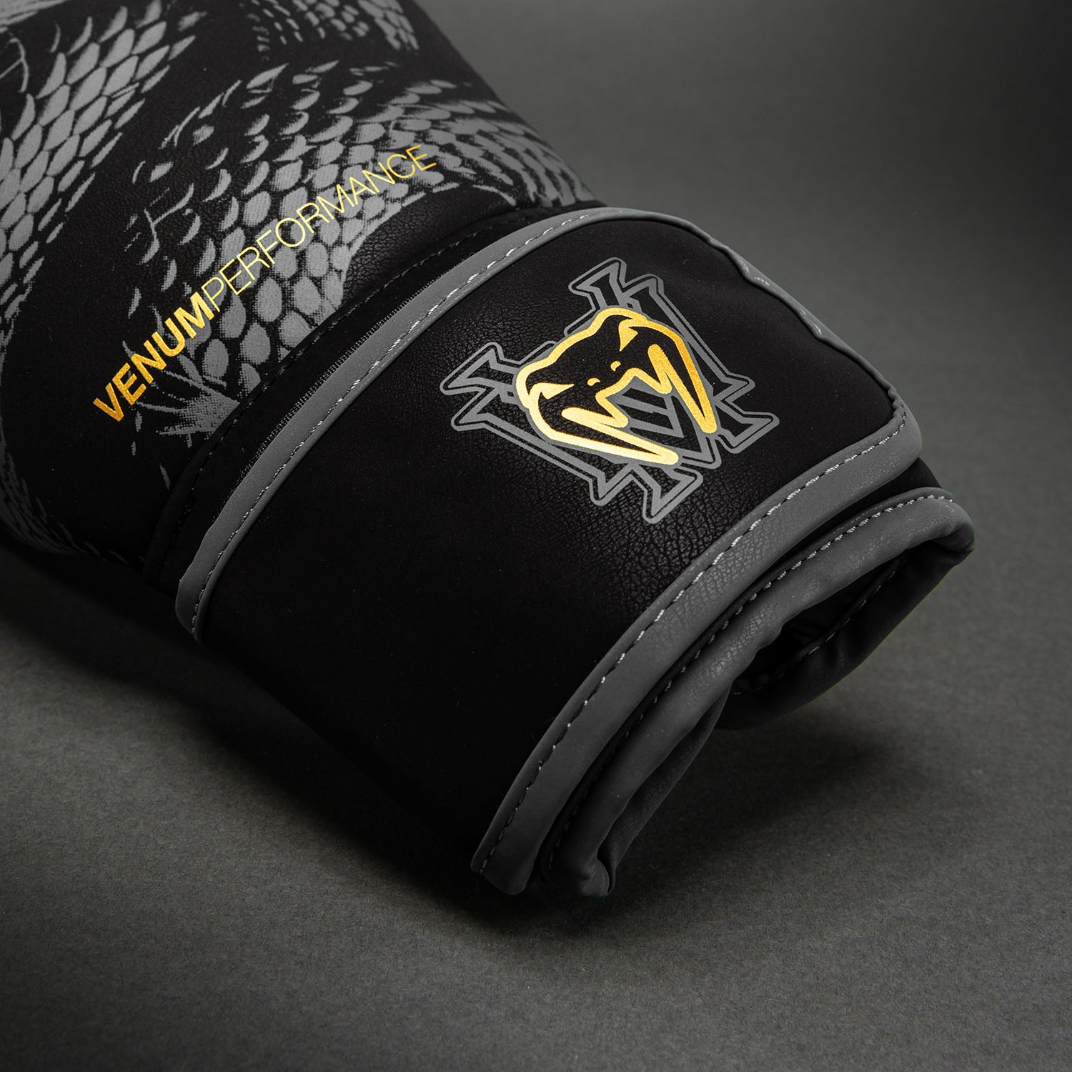 Gants de Boxe Venum Matupa - Noir/Gris/Or - product-type_Gants de boxe