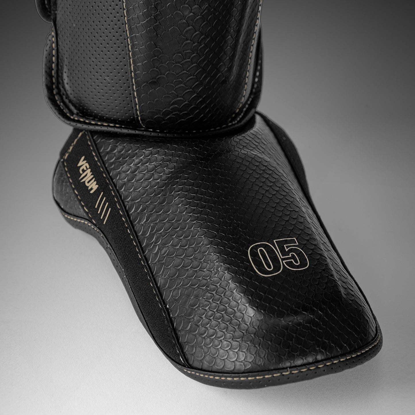 Protège-tibias Venum Impact Evo Scales – Noir - product-type_Protège-tibias