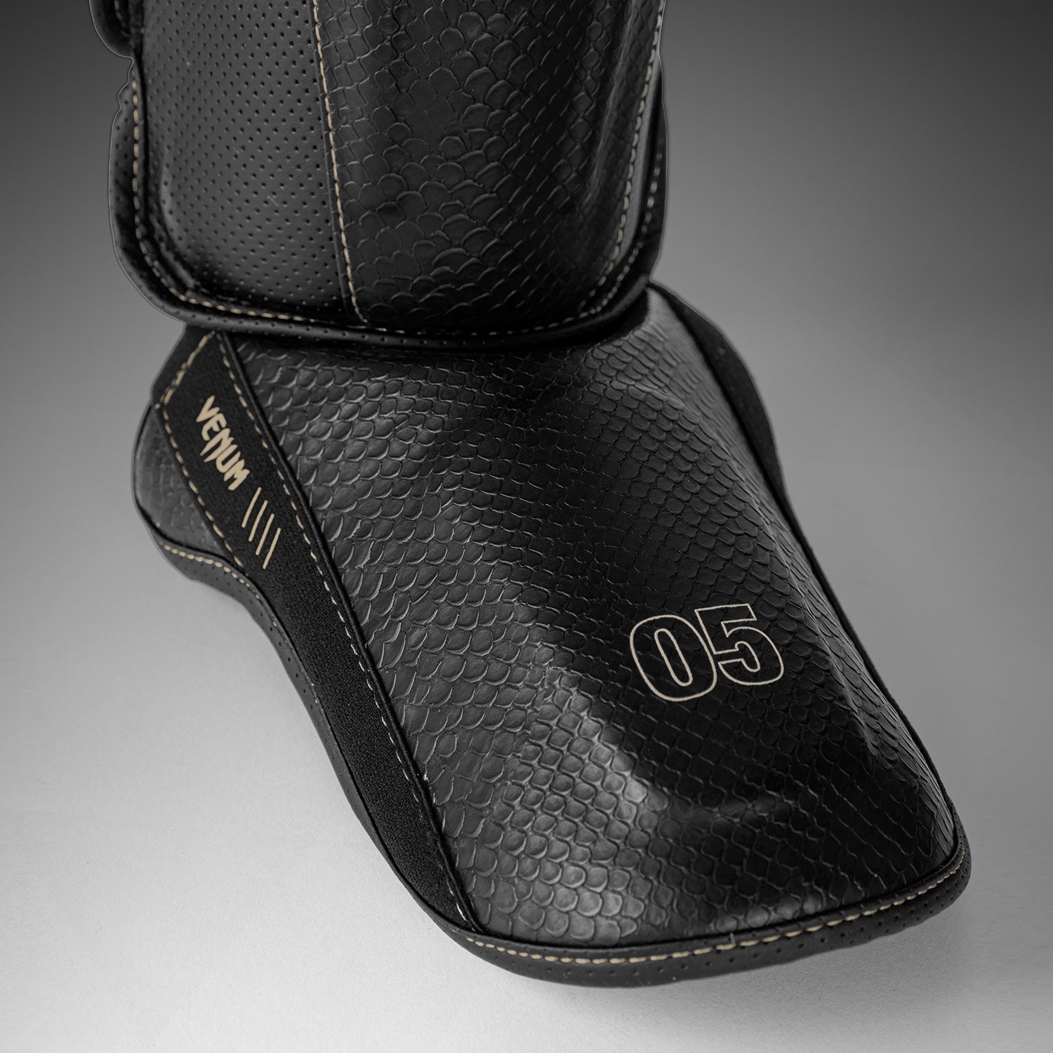 Protège-tibias Venum Impact Evo Scales – Noir - product-type_Protège-tibias