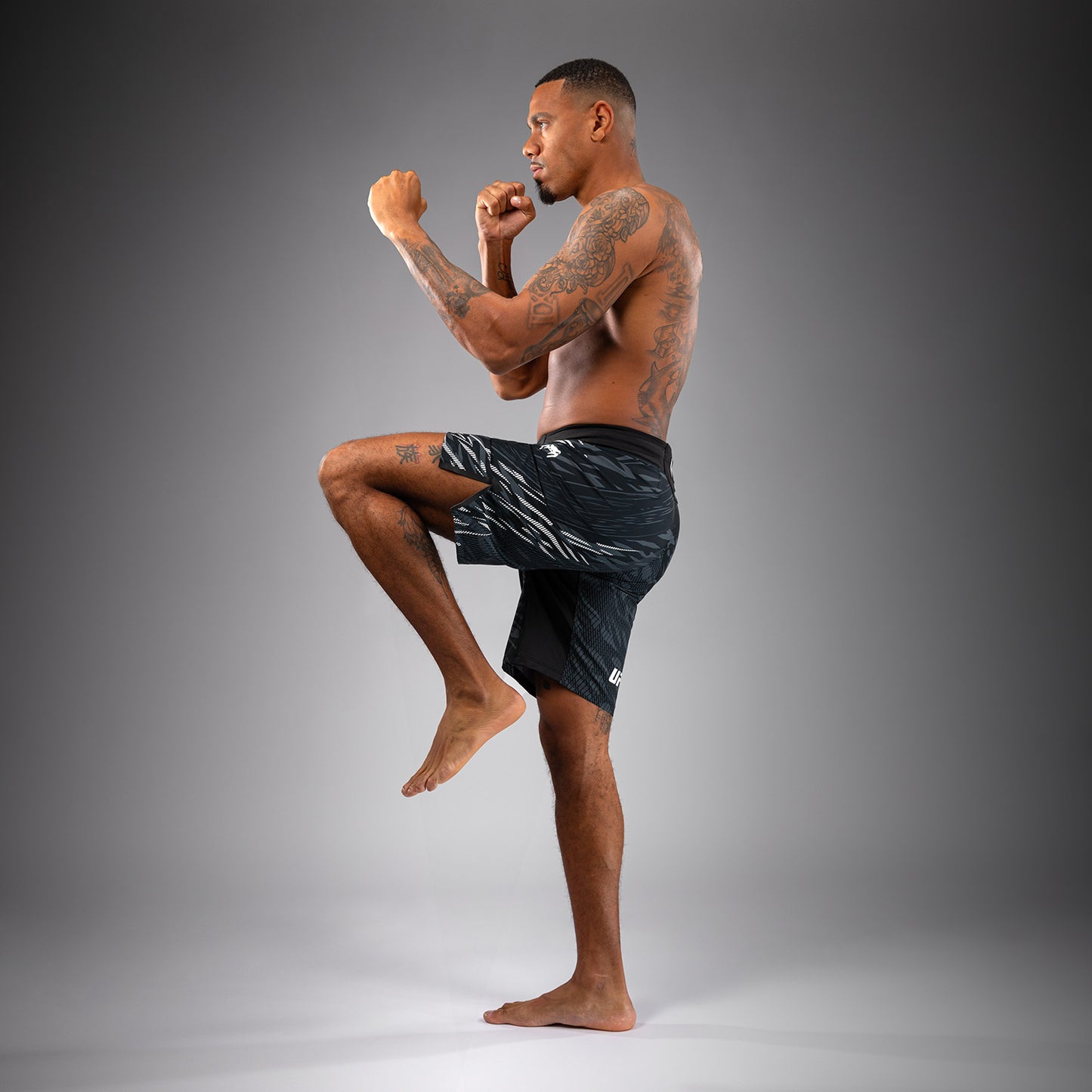 Shorts de Combat pour Hommes UFC Fusion by Venum Authentic Fight Night - Coupe Longue - Noir - product-type_Shorts de MMA