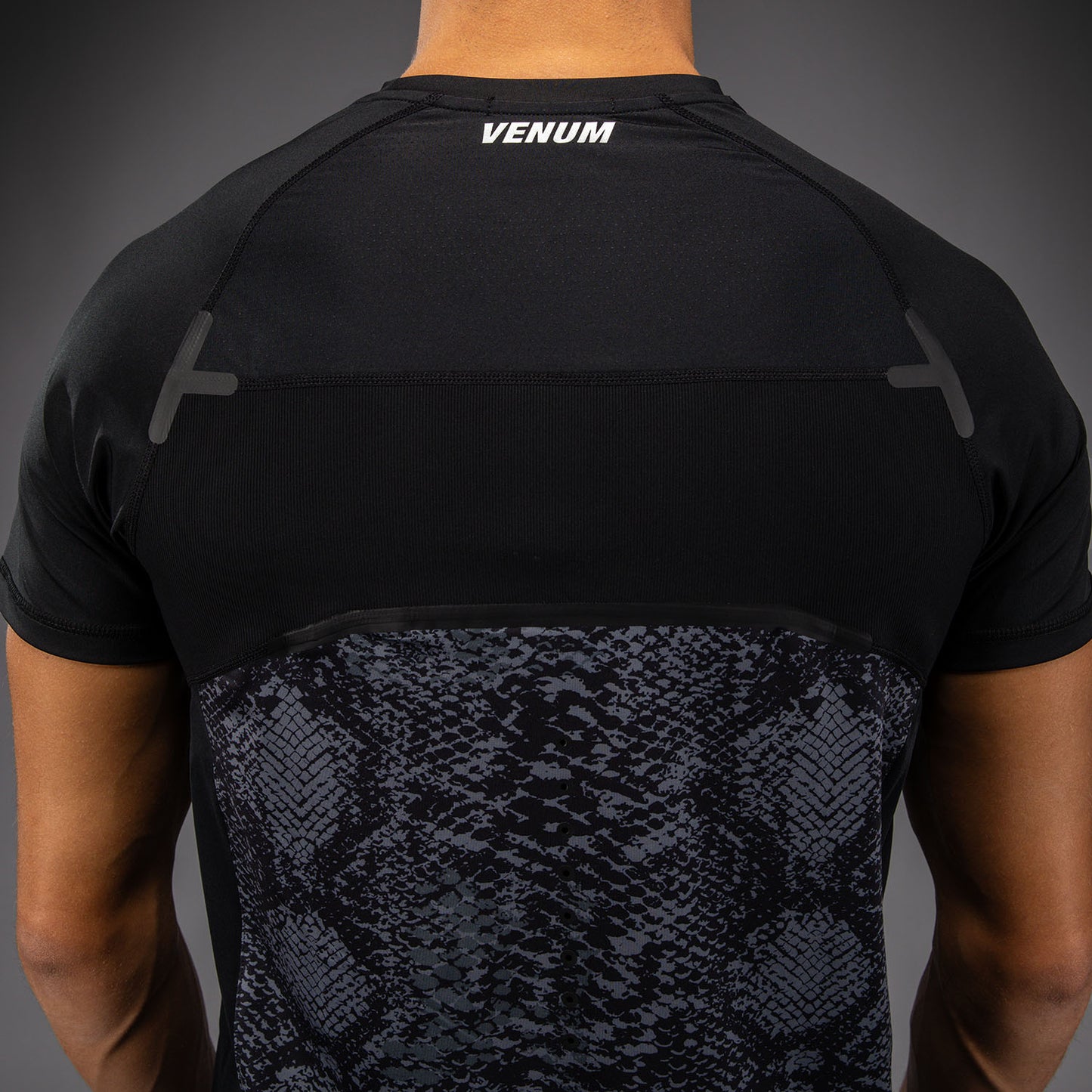 T-shirt Dry Tech Venum G-Fit Scales – Noir/Gris Charbon